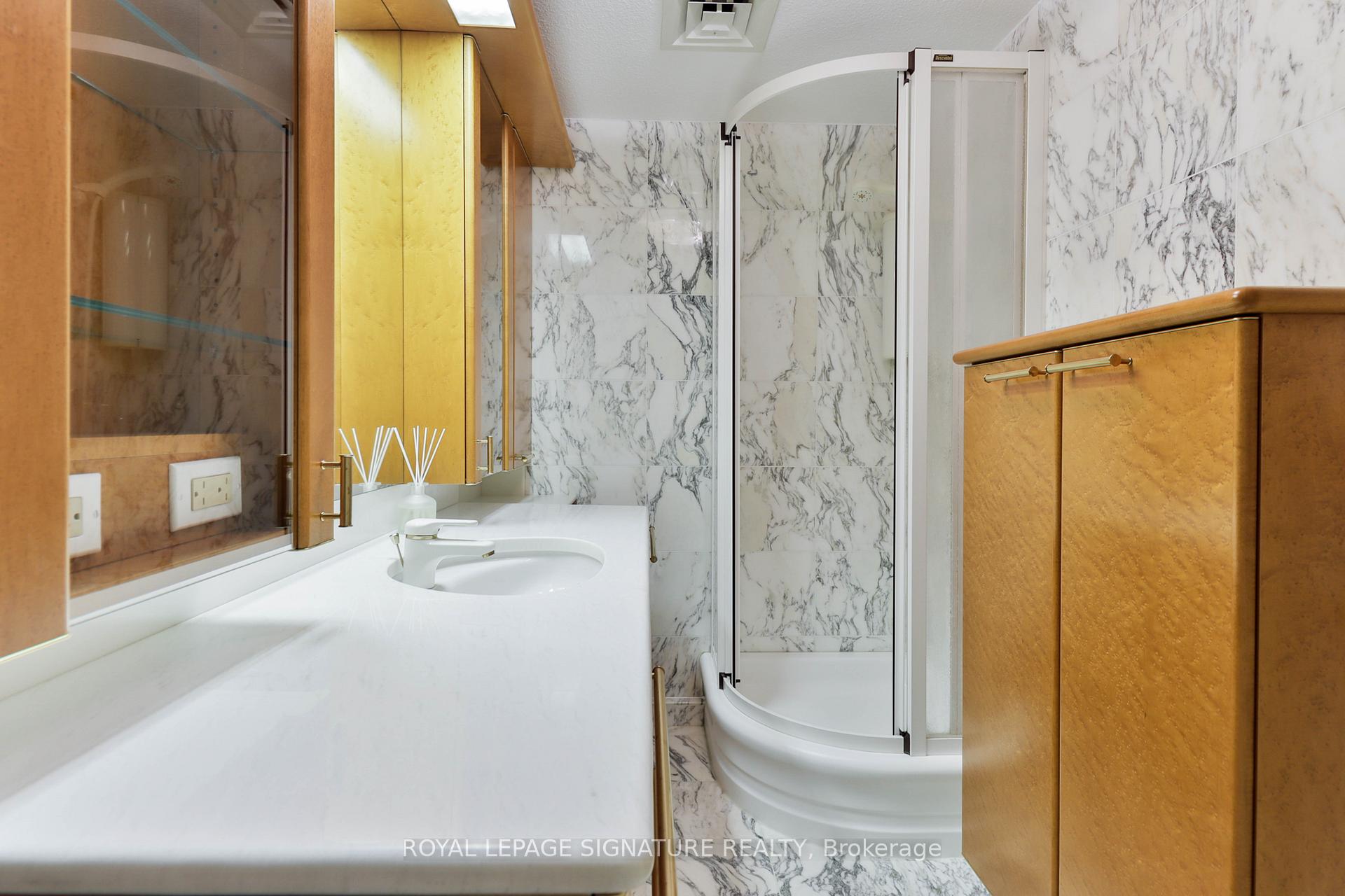 55 Harbour Square PH10