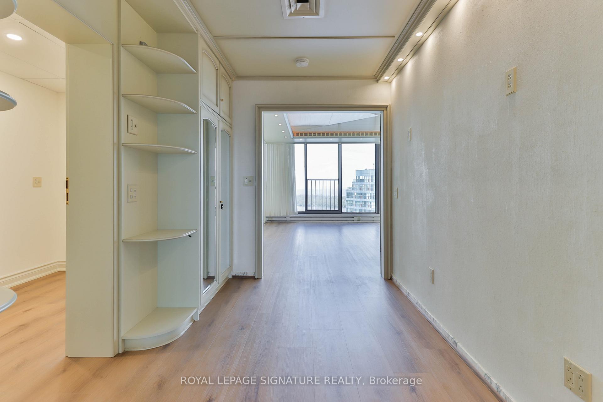 55 Harbour Square PH10