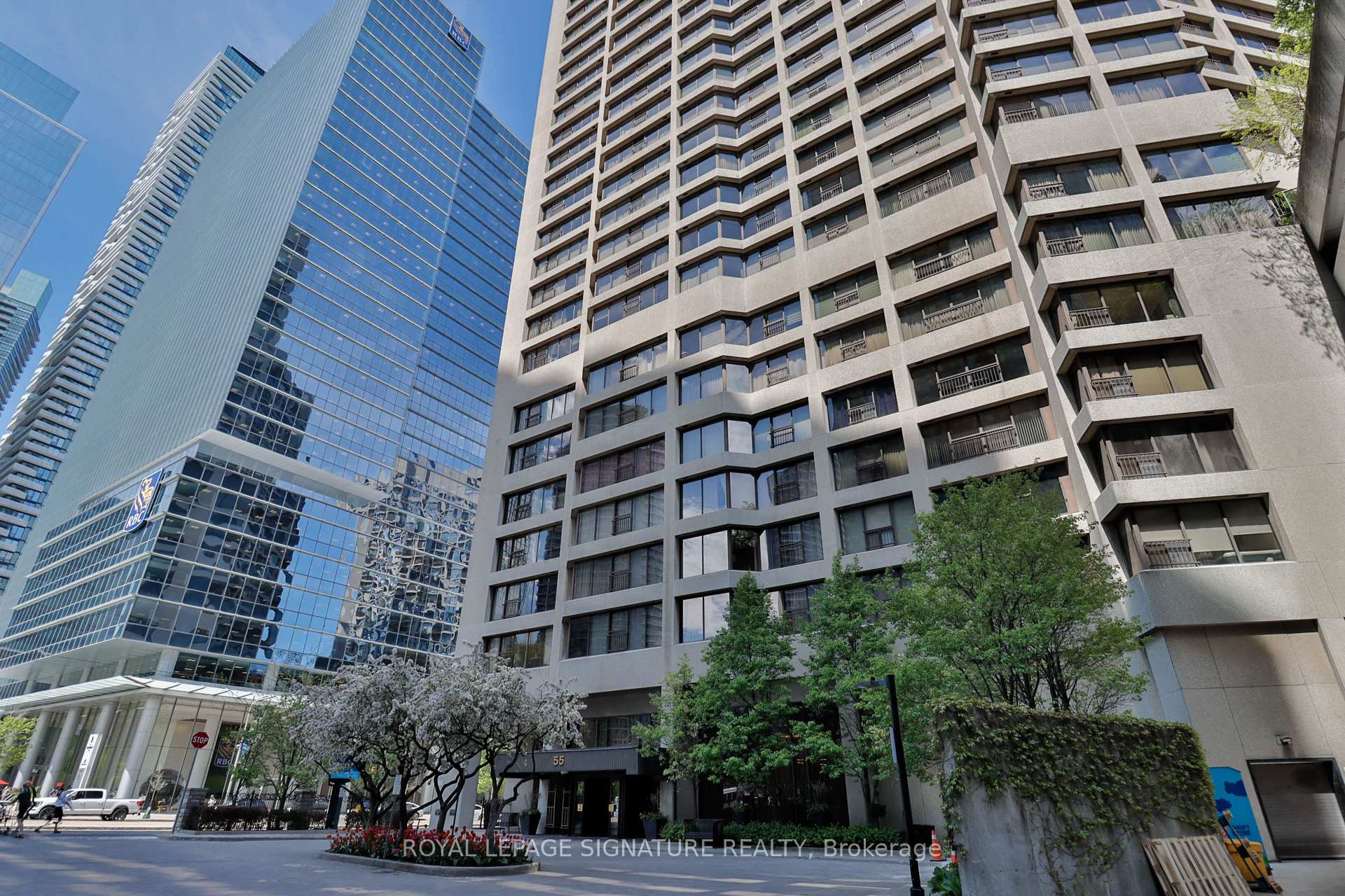 55 Harbour Square PH10