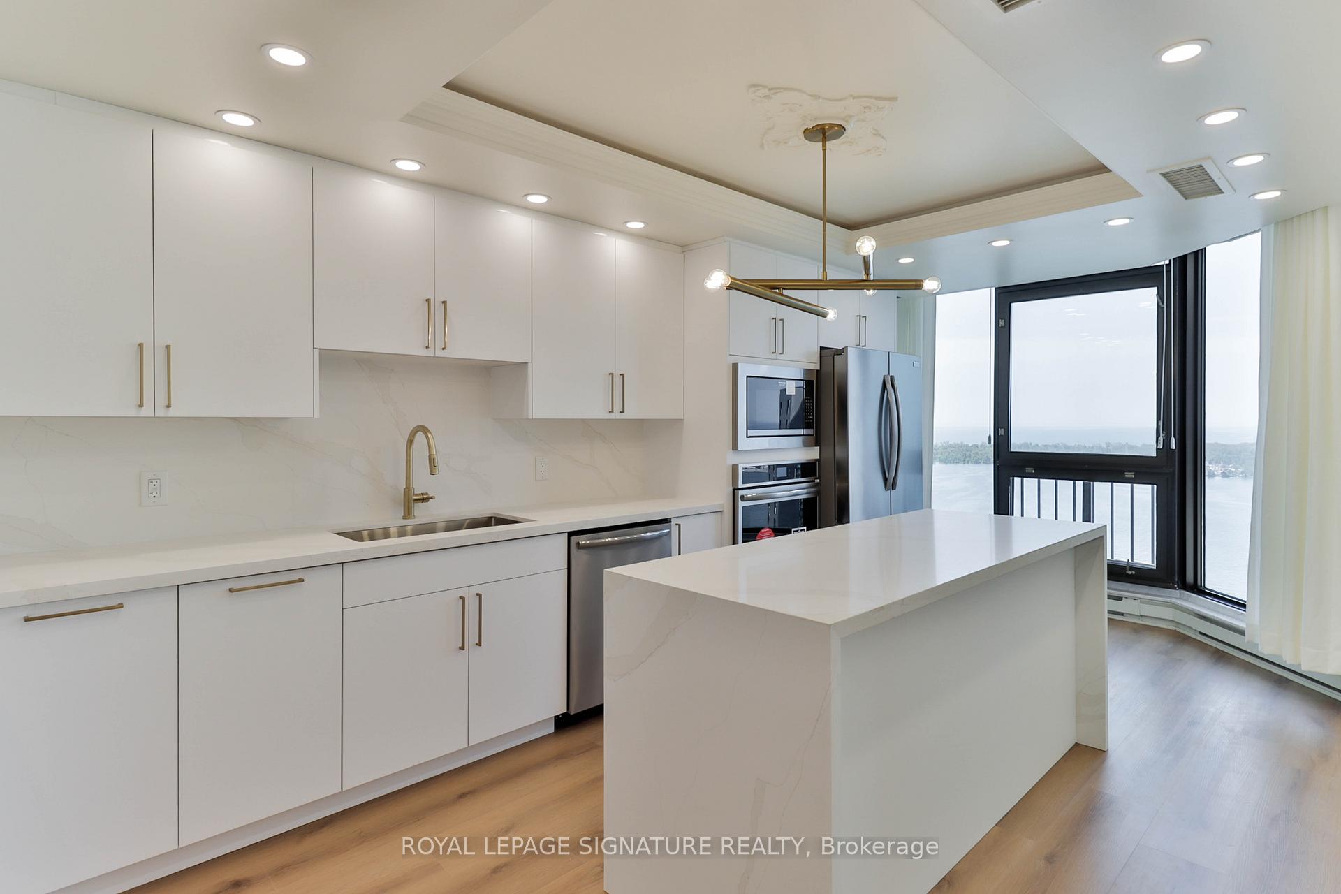 55 Harbour Square PH10