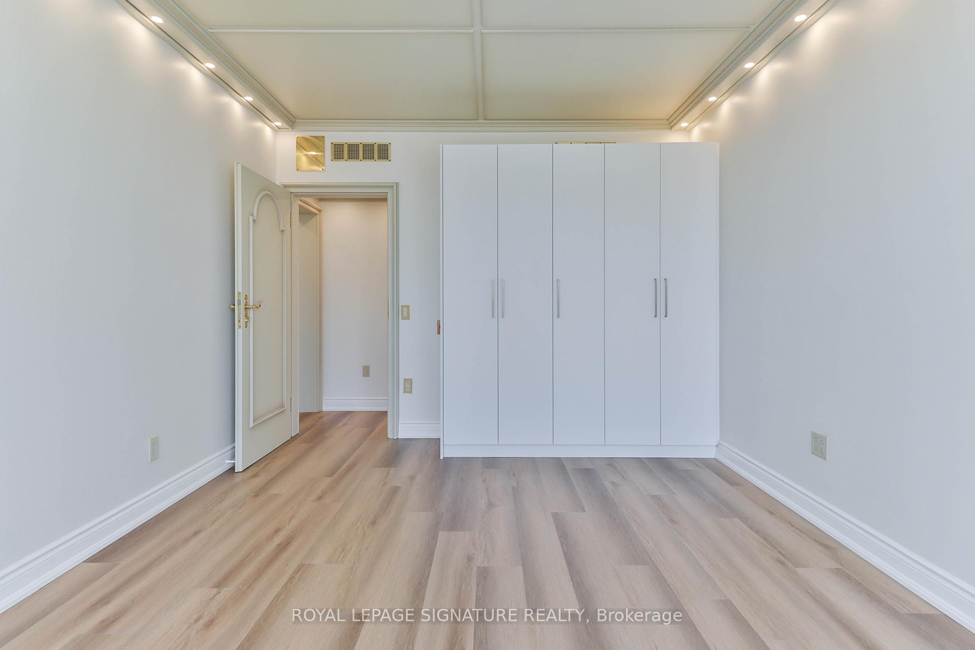 55 Harbour Square PH10