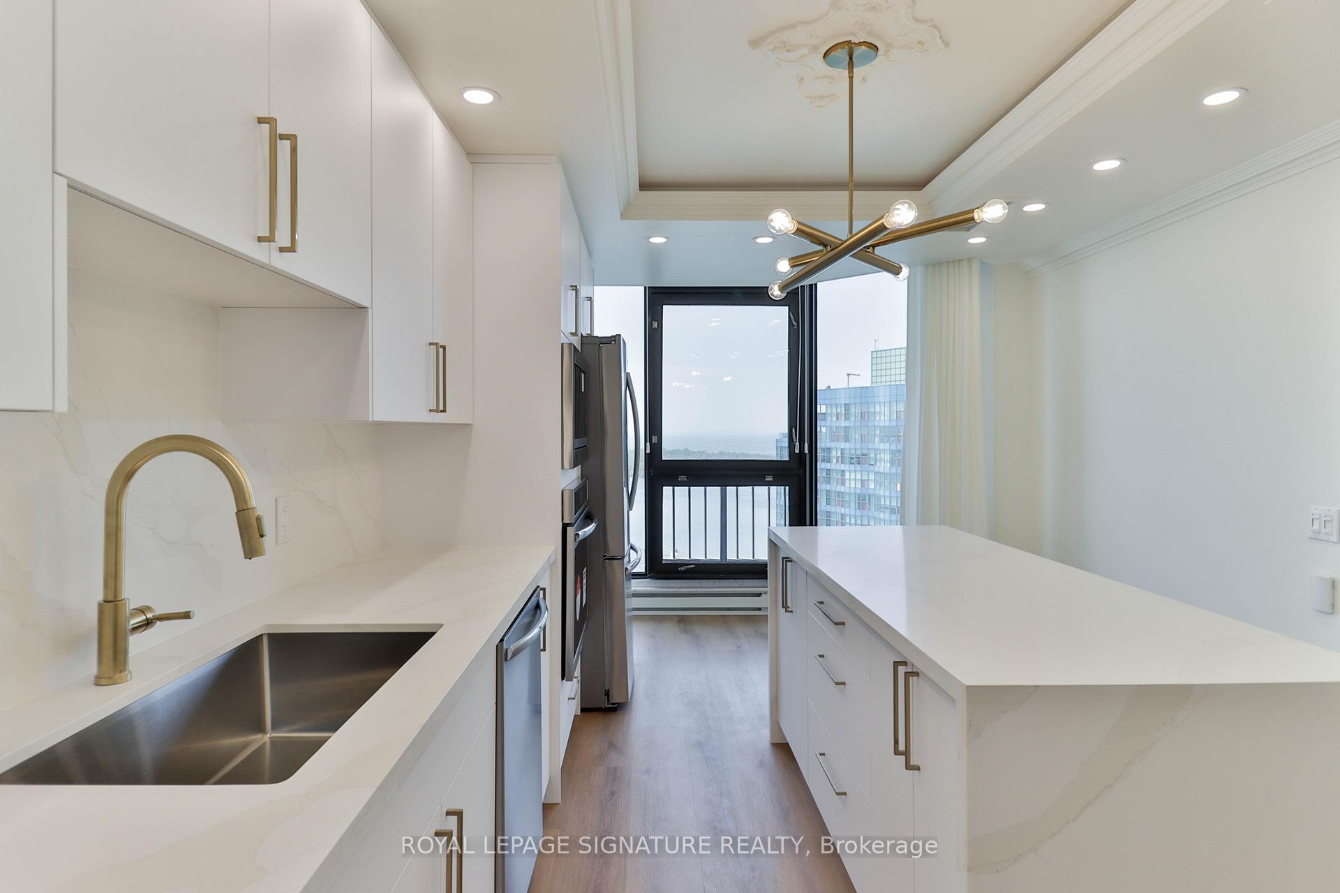 55 Harbour Square PH10
