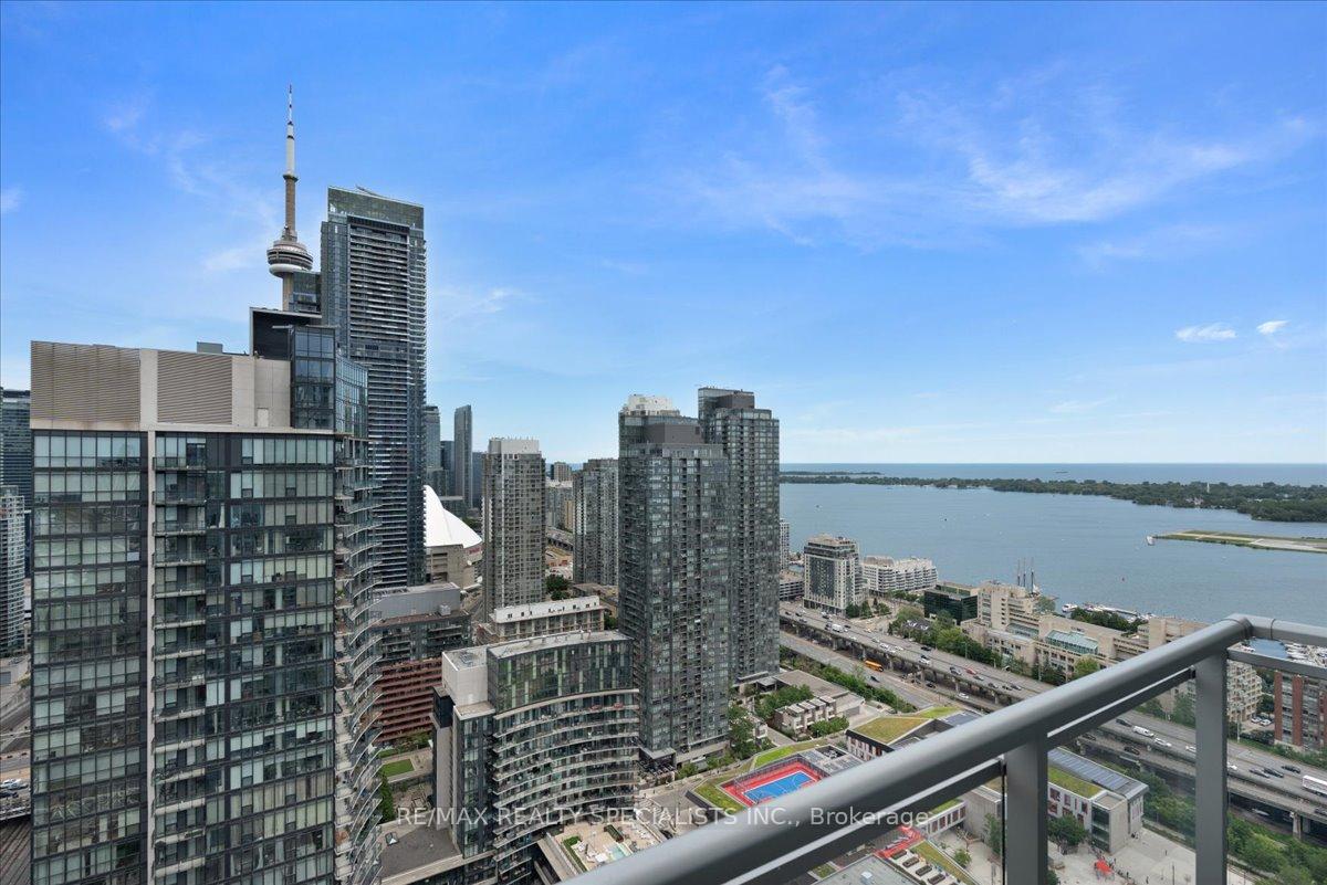 15 Iceboat Terrace PH06, Toronto Unit: PH06