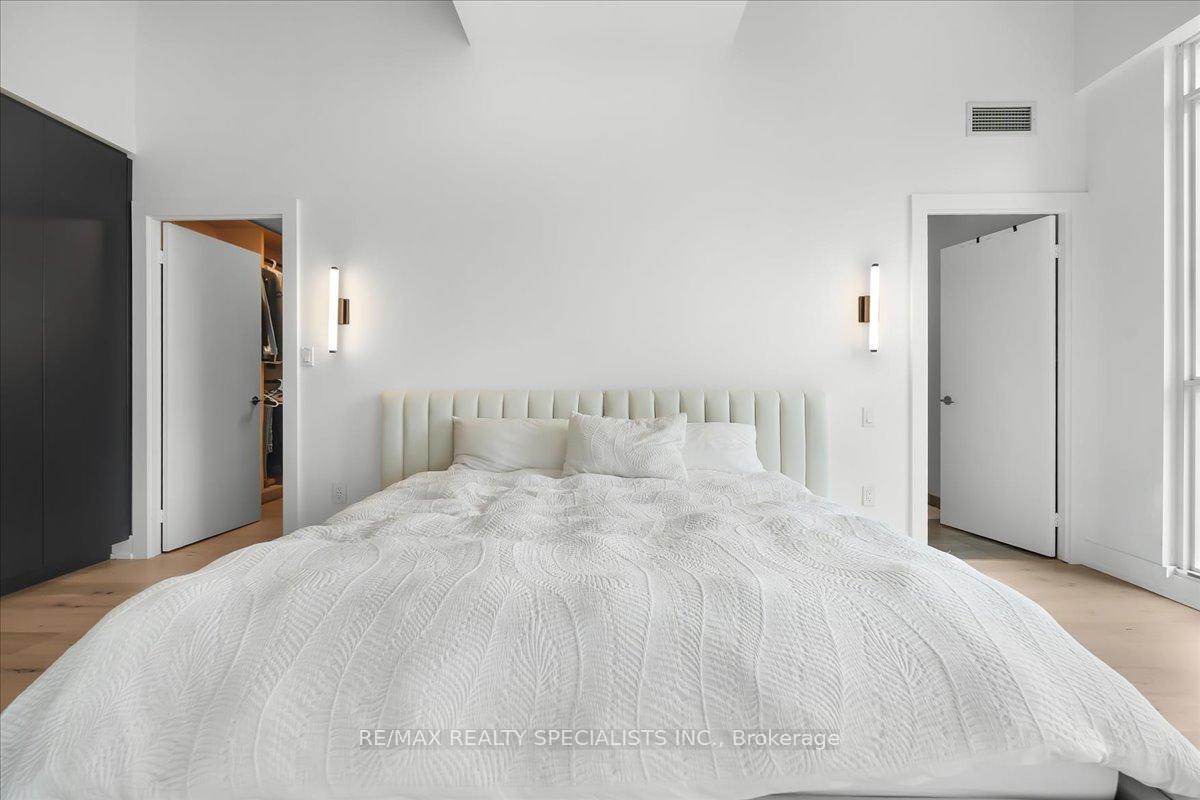 15 Iceboat Terrace PH06, Toronto Unit: PH06