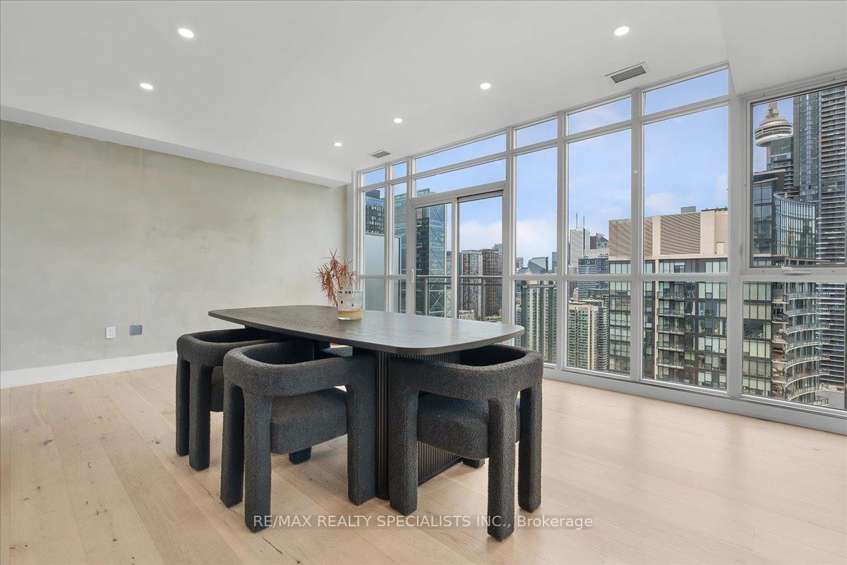 15 Iceboat Terrace PH06, Toronto Unit: PH06
