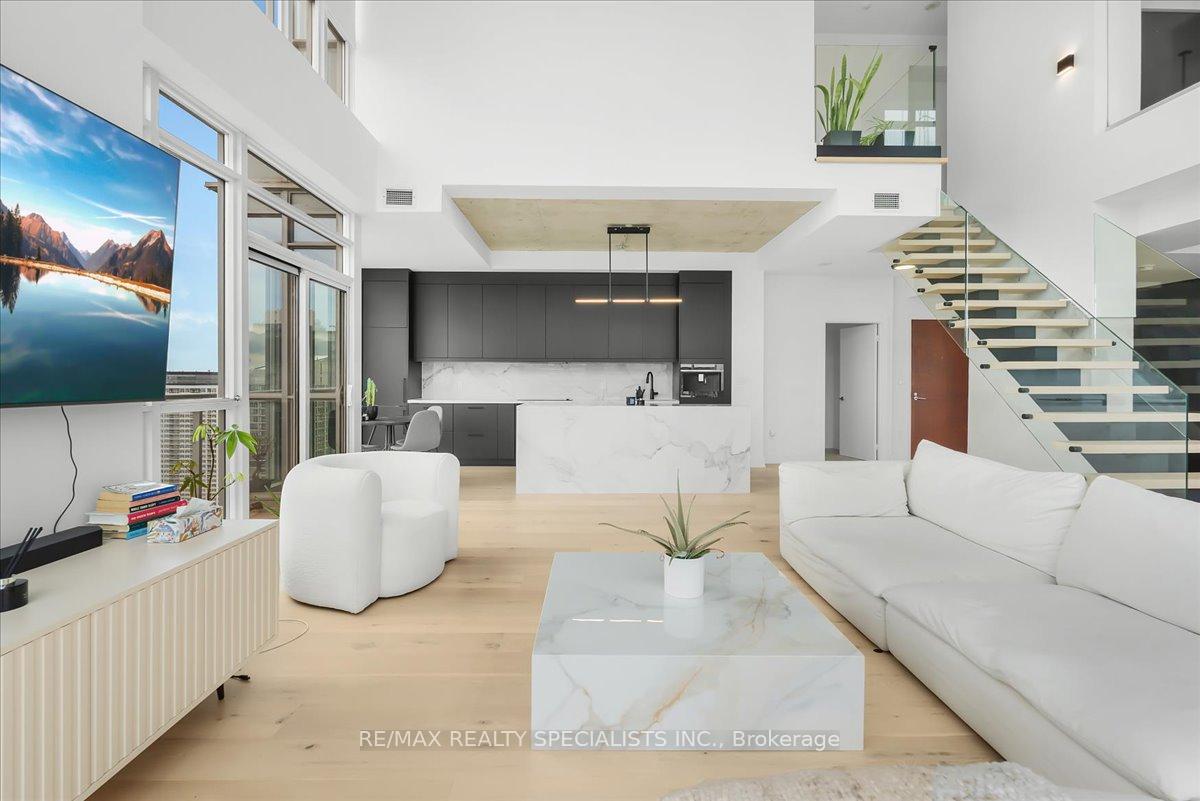 15 Iceboat Terrace PH06, Toronto Unit: PH06