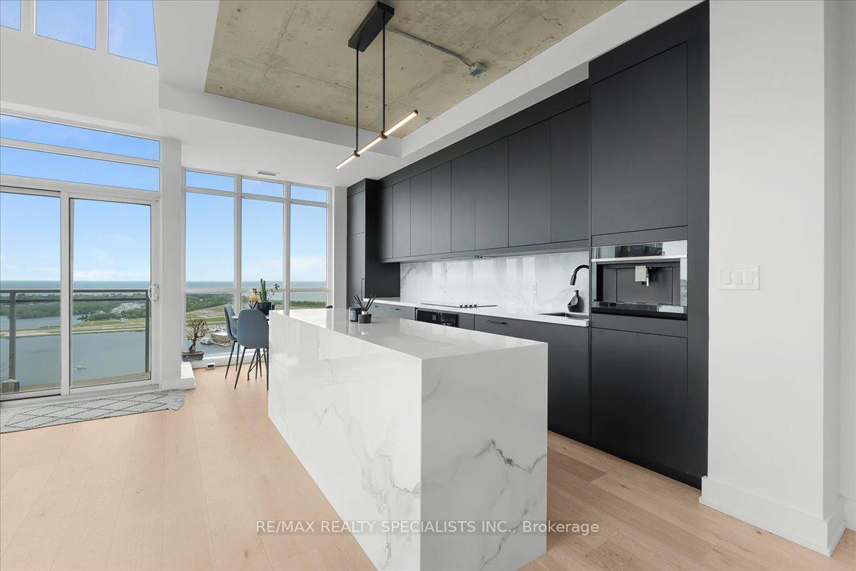 15 Iceboat Terrace PH06, Toronto Unit: PH06