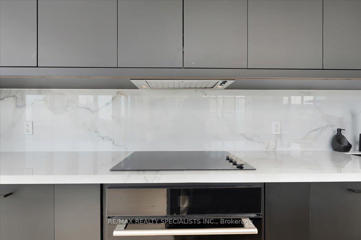 15 Iceboat Terrace PH06, Toronto Unit: PH06