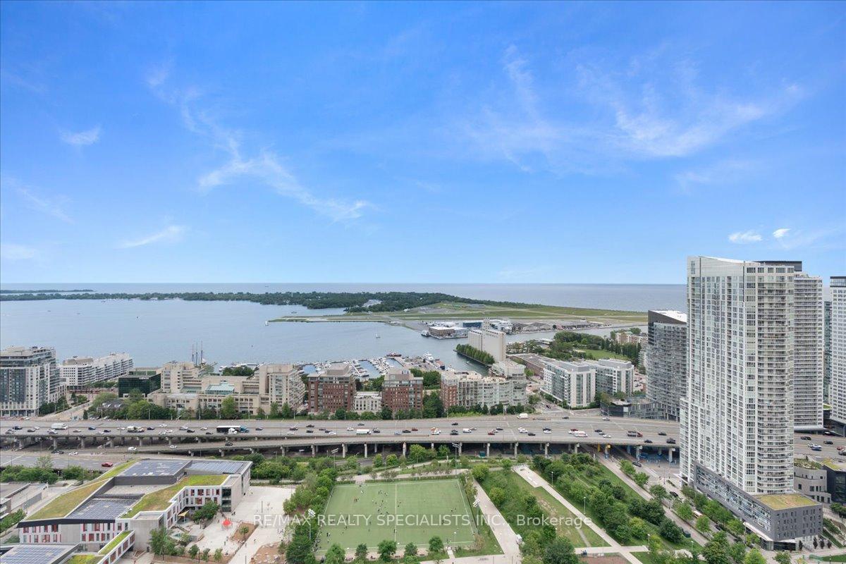 15 Iceboat Terrace PH06, Toronto Unit: PH06