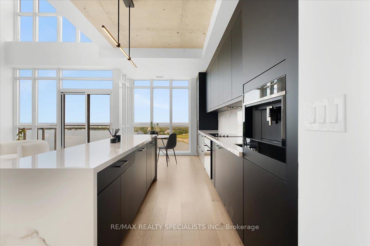 15 Iceboat Terrace PH06, Toronto Unit: PH06