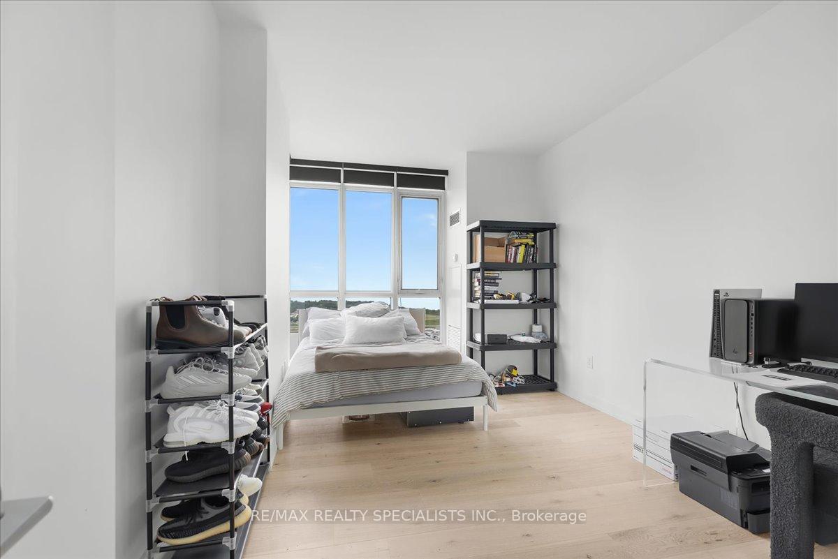 15 Iceboat Terrace PH06, Toronto Unit: PH06