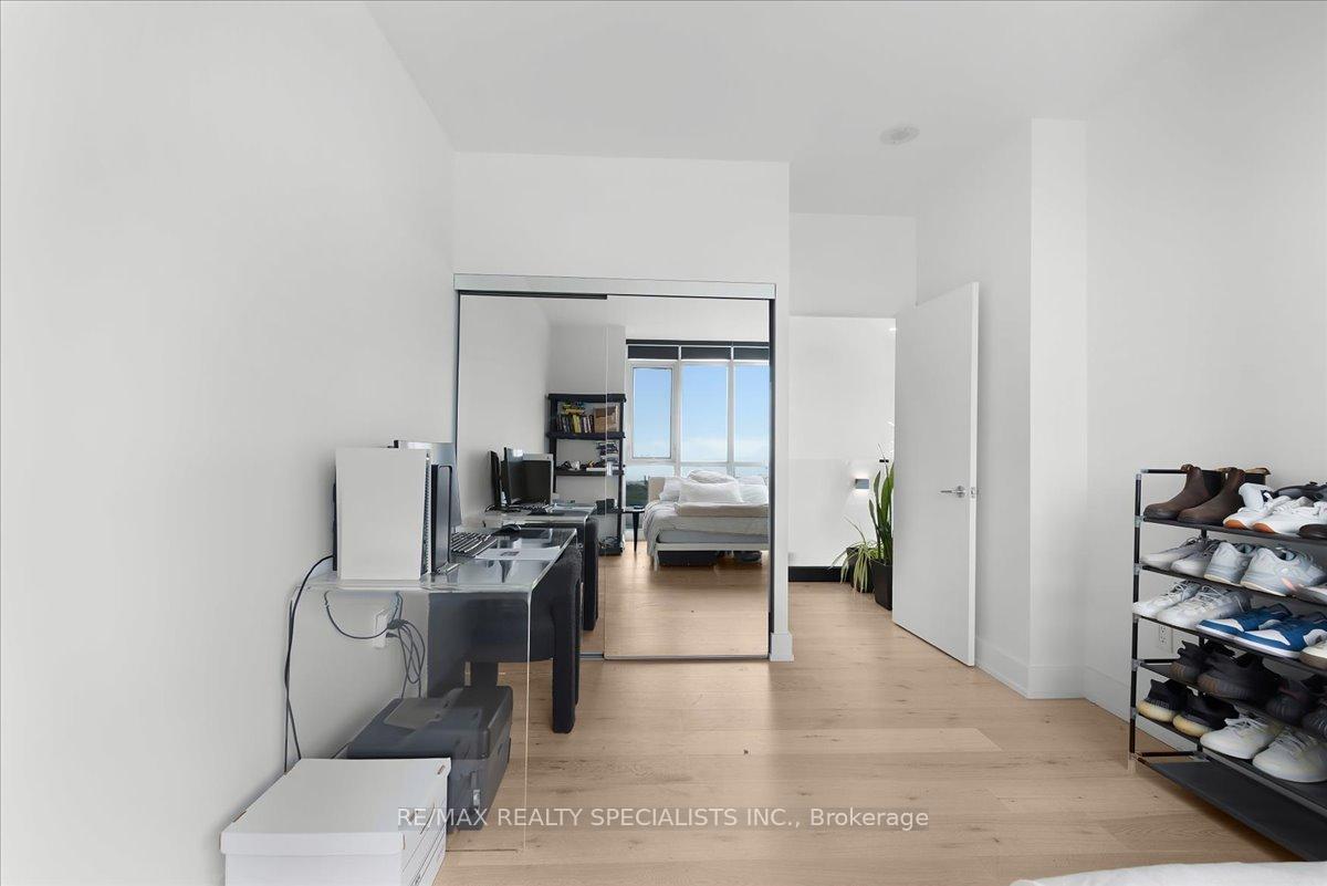 15 Iceboat Terrace PH06, Toronto Unit: PH06