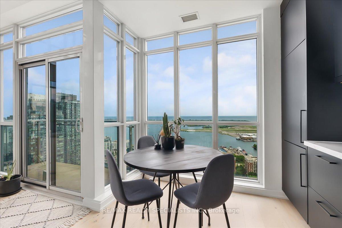 15 Iceboat Terrace PH06, Toronto Unit: PH06