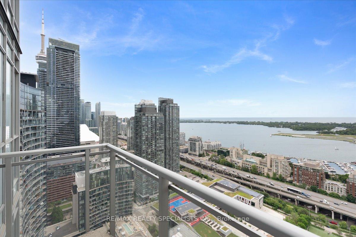 15 Iceboat Terrace PH06, Toronto Unit: PH06