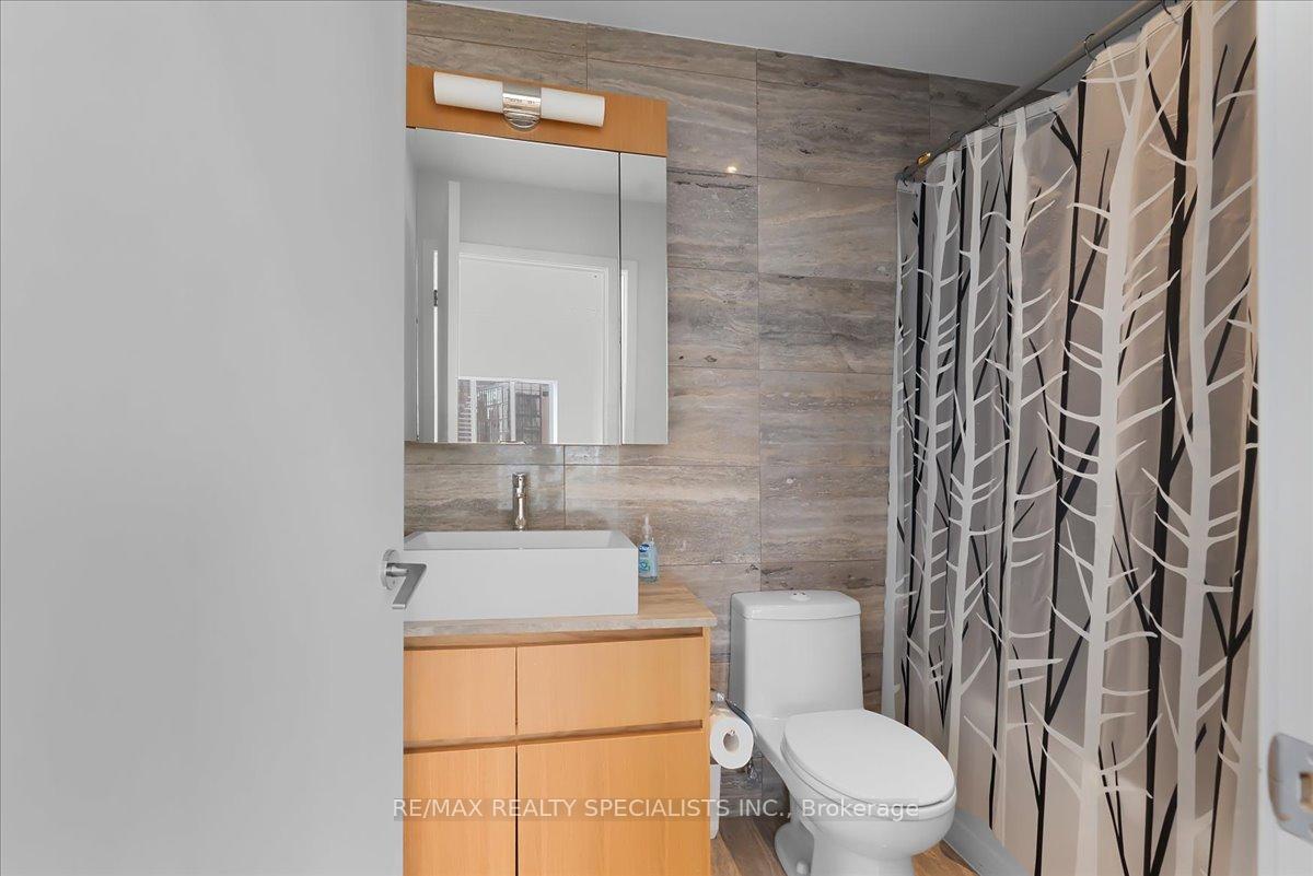 15 Iceboat Terrace PH06, Toronto Unit: PH06