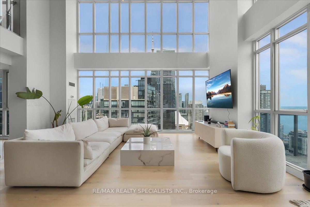 15 Iceboat Terrace PH06, Toronto Unit: PH06