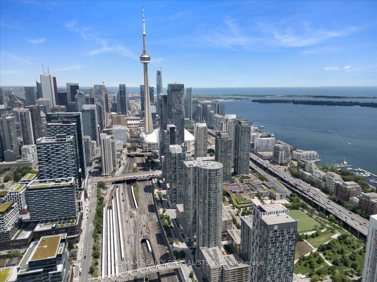15 Iceboat Terrace PH06, Toronto Unit: PH06