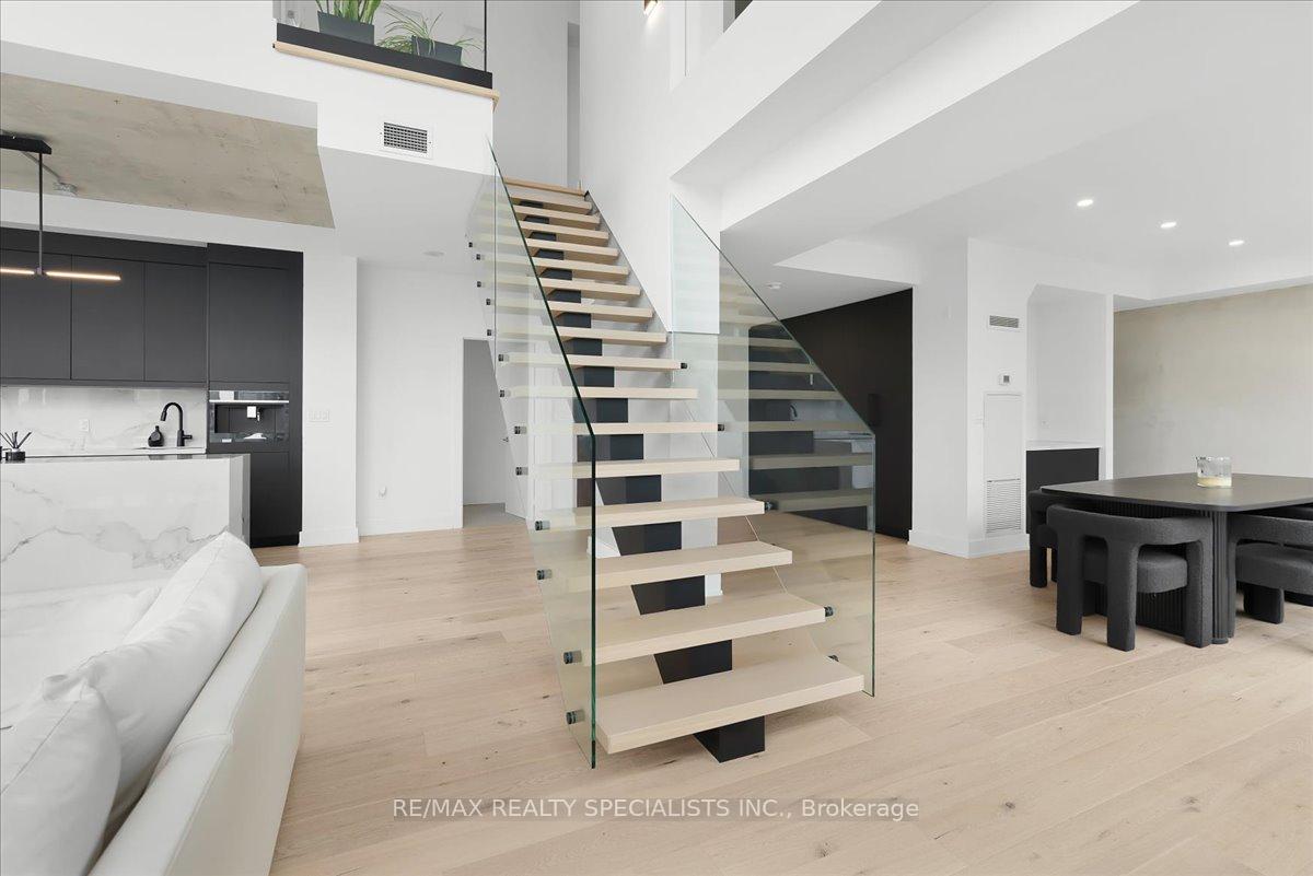 15 Iceboat Terrace PH06, Toronto Unit: PH06