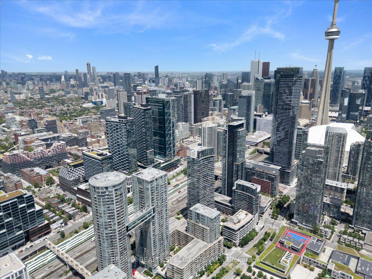 15 Iceboat Terrace PH06, Toronto Unit: PH06
