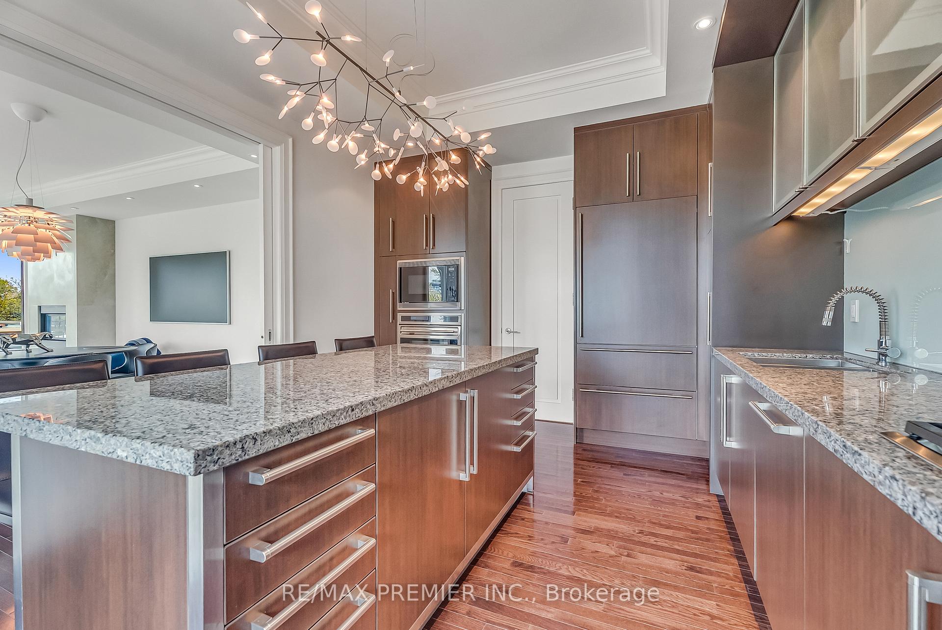 80 Yorkville Avenue 502, Toronto Unit: 502