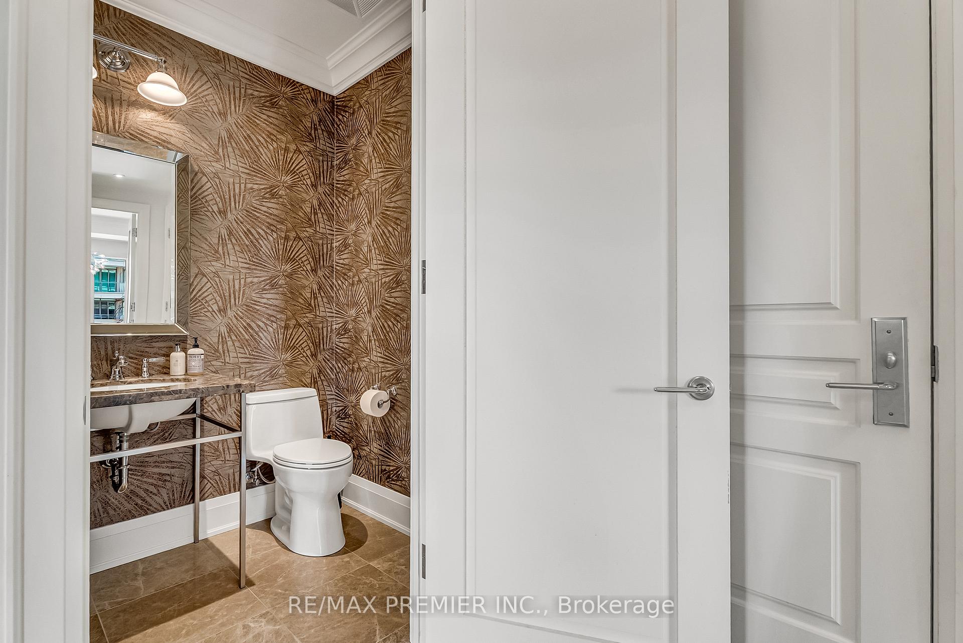80 Yorkville Avenue 502, Toronto Unit: 502