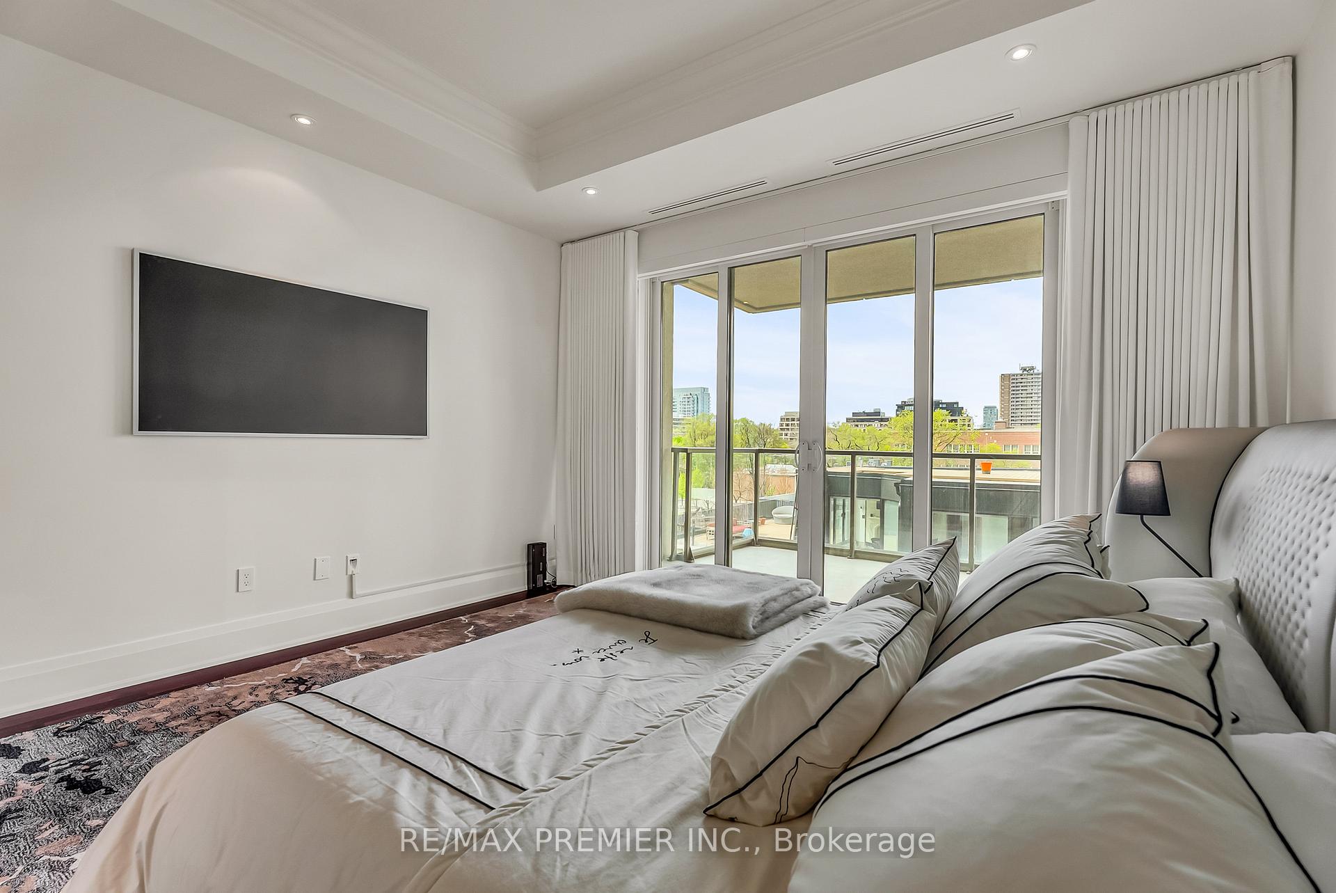 80 Yorkville Avenue 502, Toronto Unit: 502