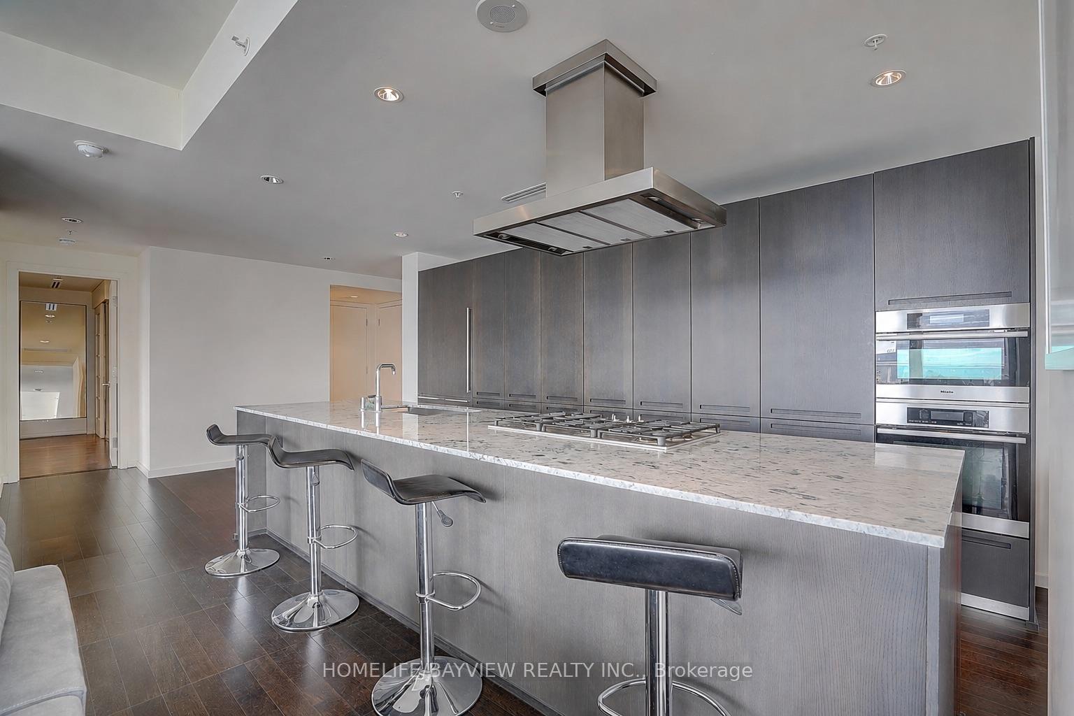 180 University Avenue 3509, Toronto Unit: 3509