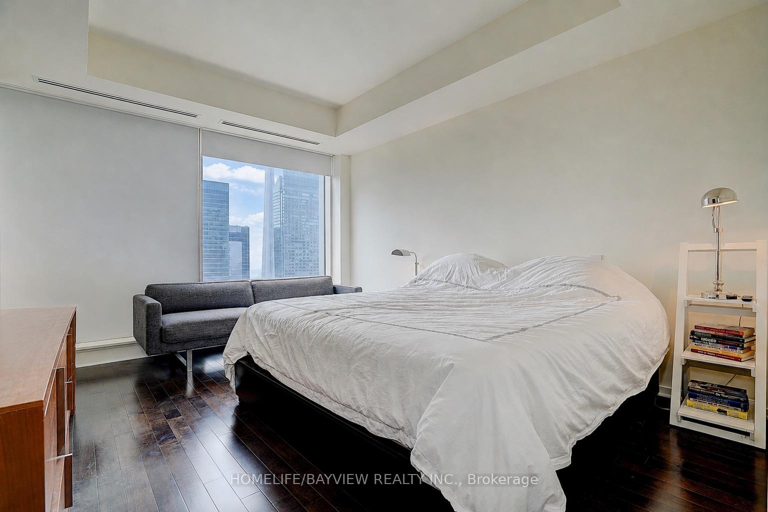 180 University Avenue 3509, Toronto Unit: 3509