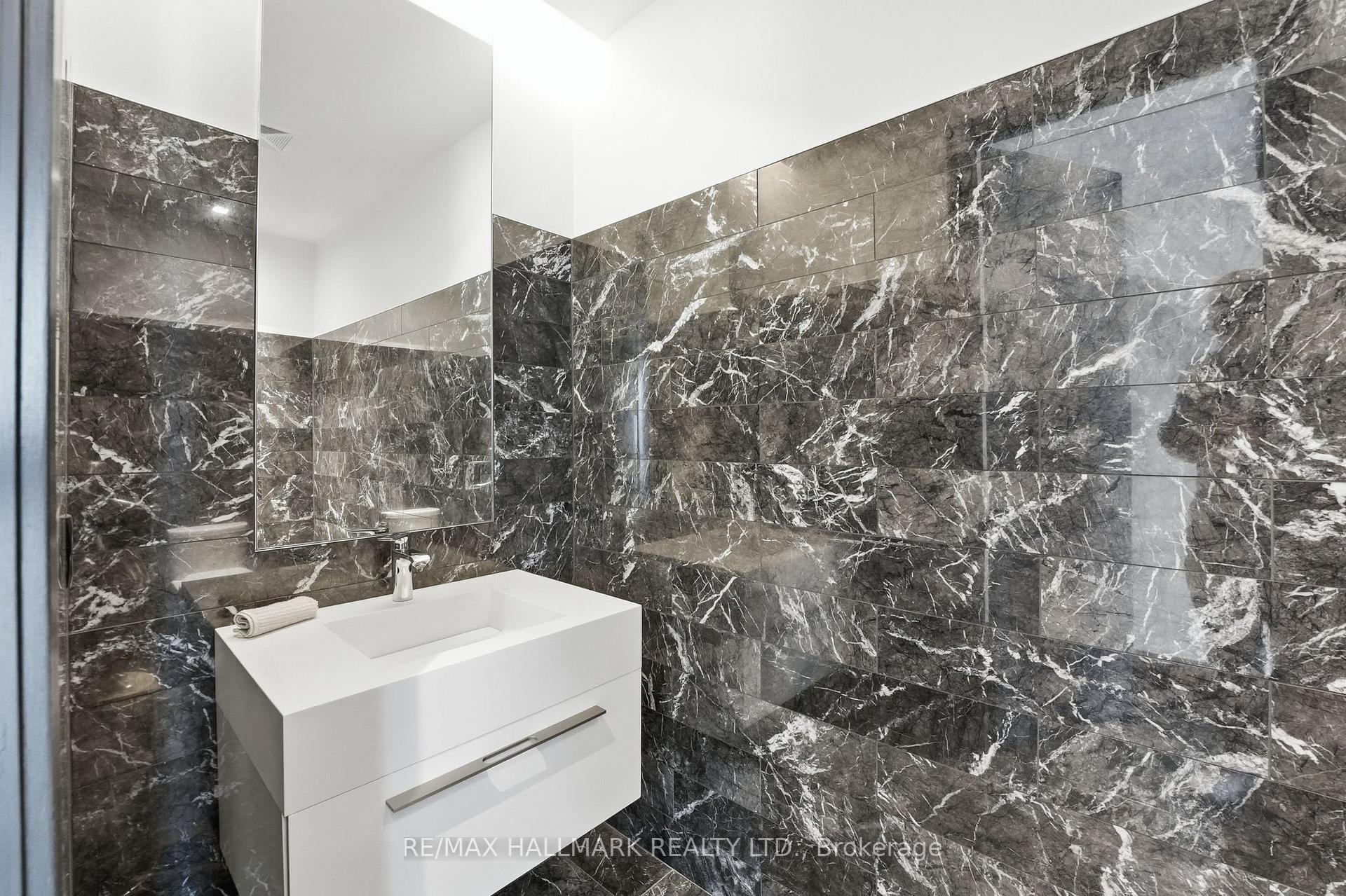199 Richmond Street W PH101, Toronto Unit: PH101