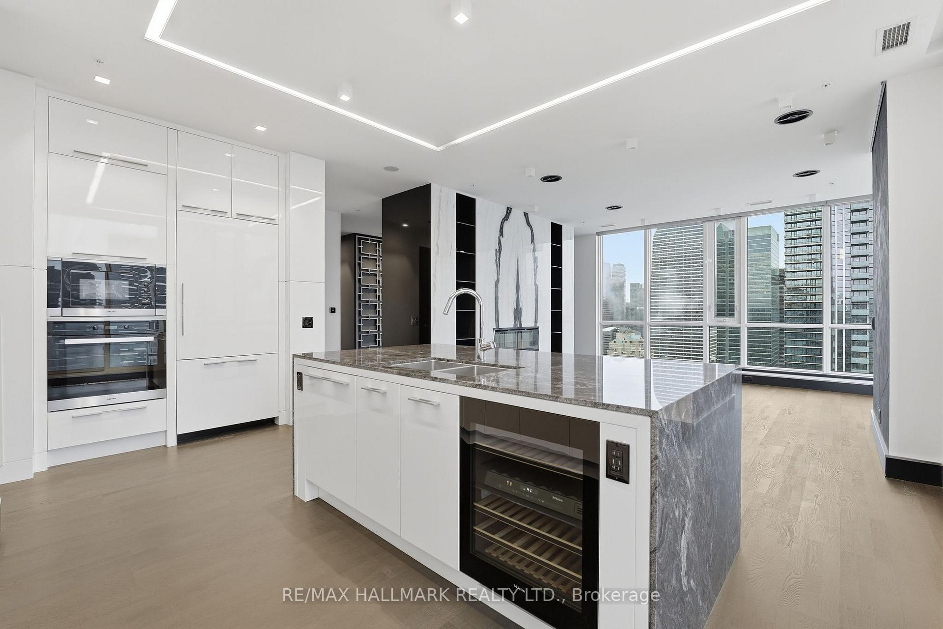 199 Richmond Street W PH101, Toronto Unit: PH101