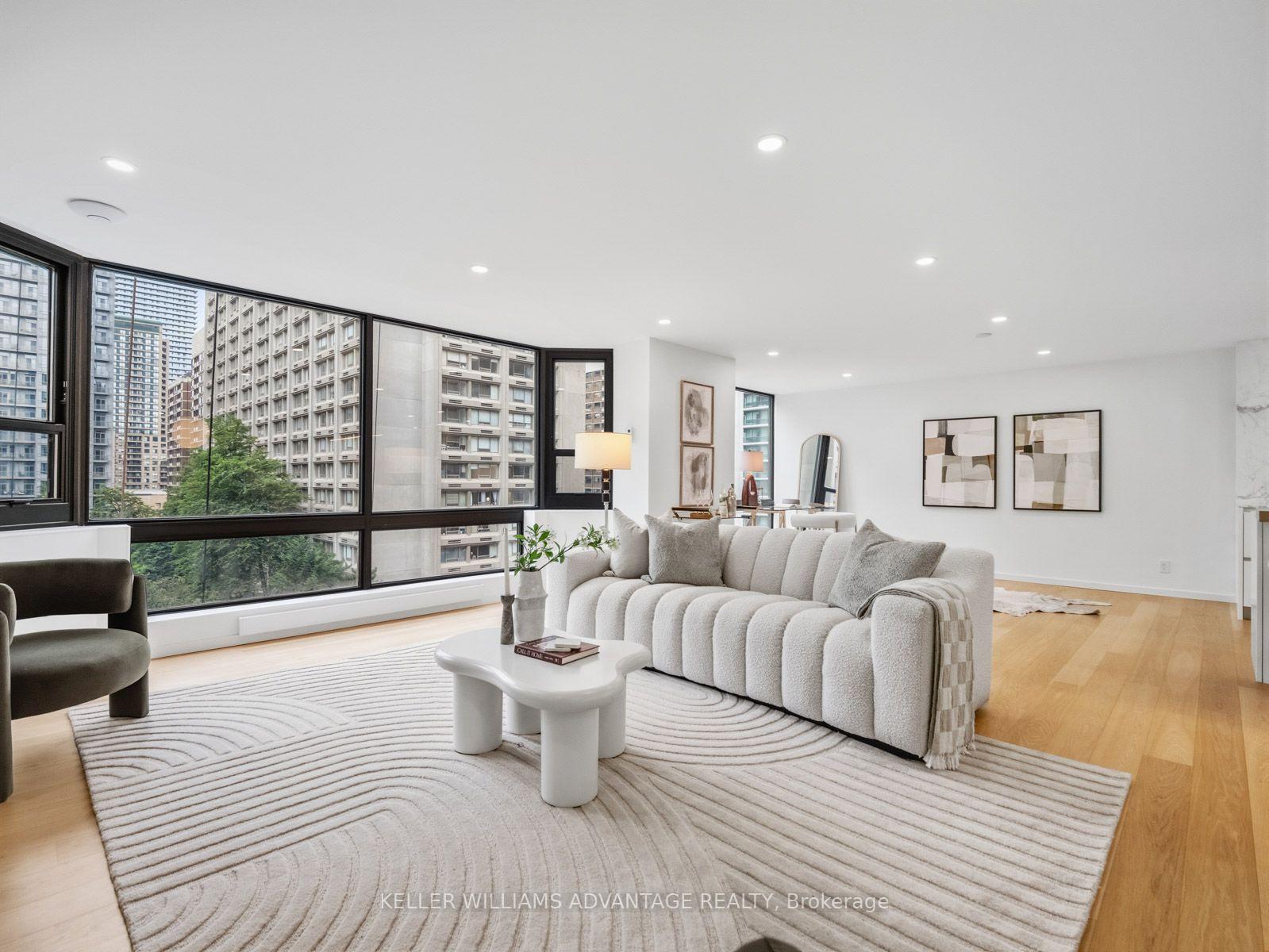 1166 Bay Street 1002, Toronto Unit: 1002