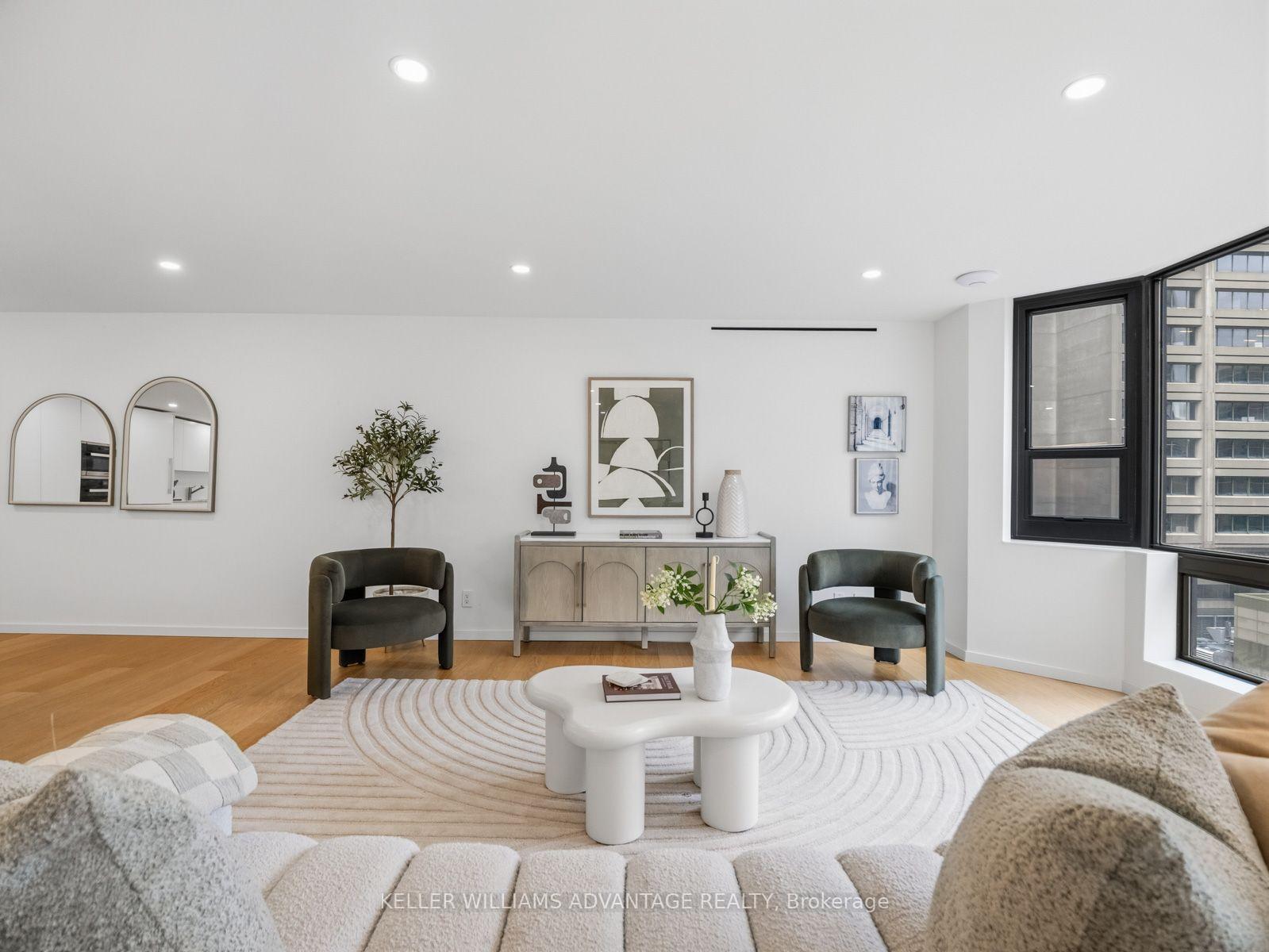 1166 Bay Street 1002, Toronto Unit: 1002