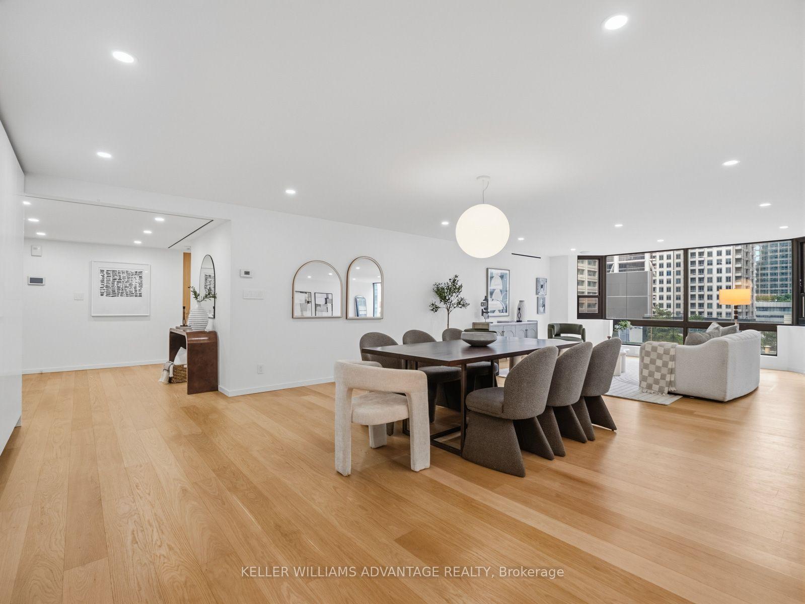 1166 Bay Street 1002, Toronto Unit: 1002