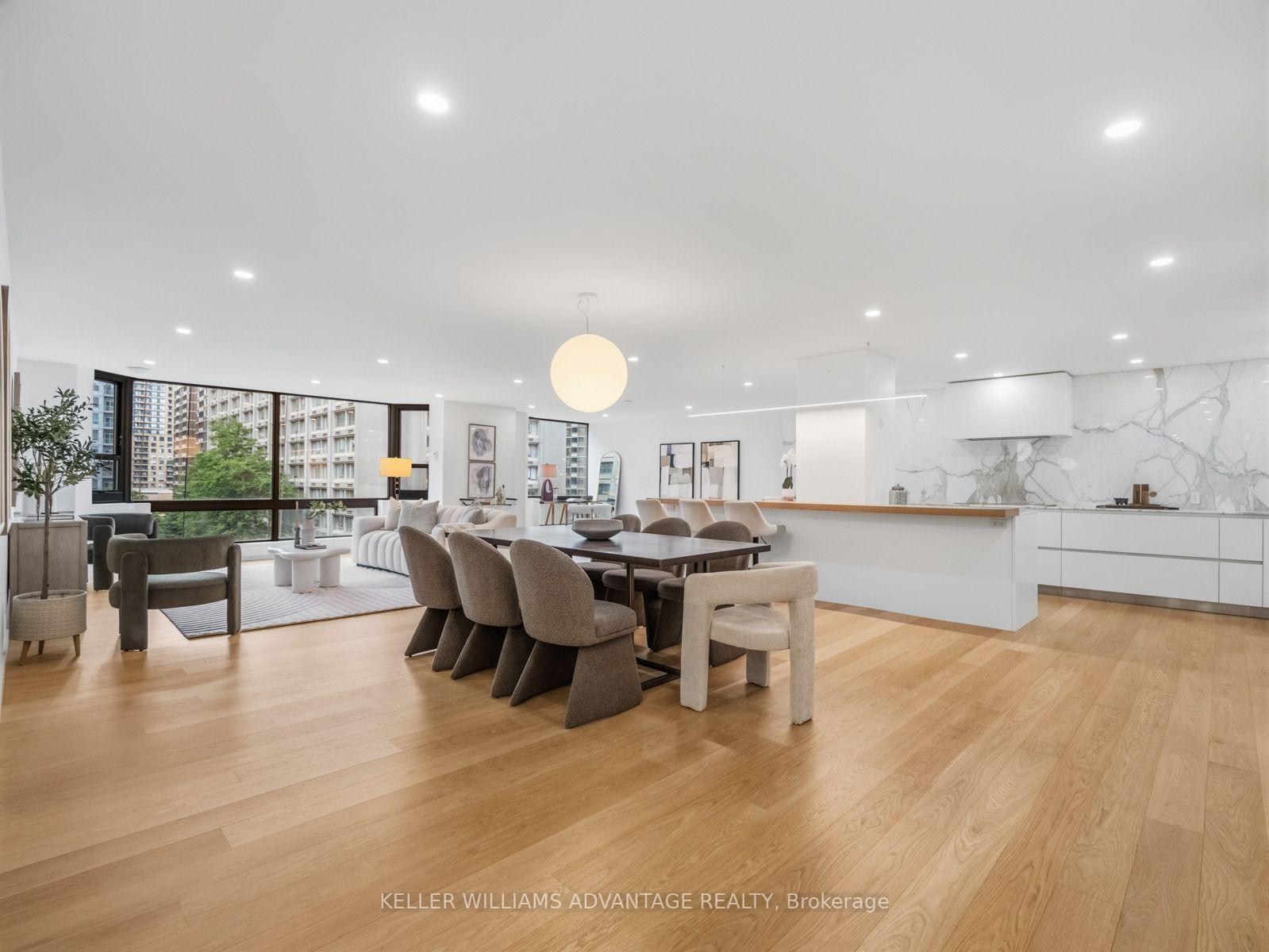 1166 Bay Street 1002, Toronto Unit: 1002