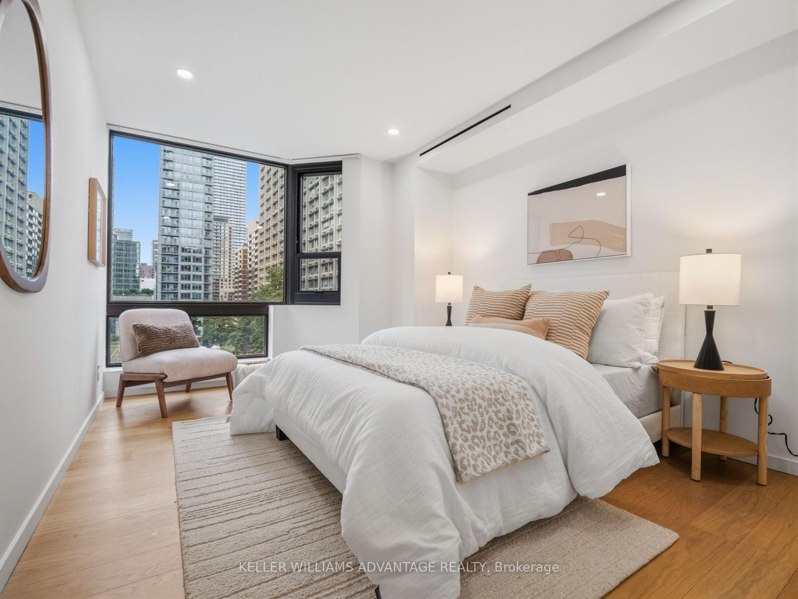 1166 Bay Street 1002, Toronto Unit: 1002