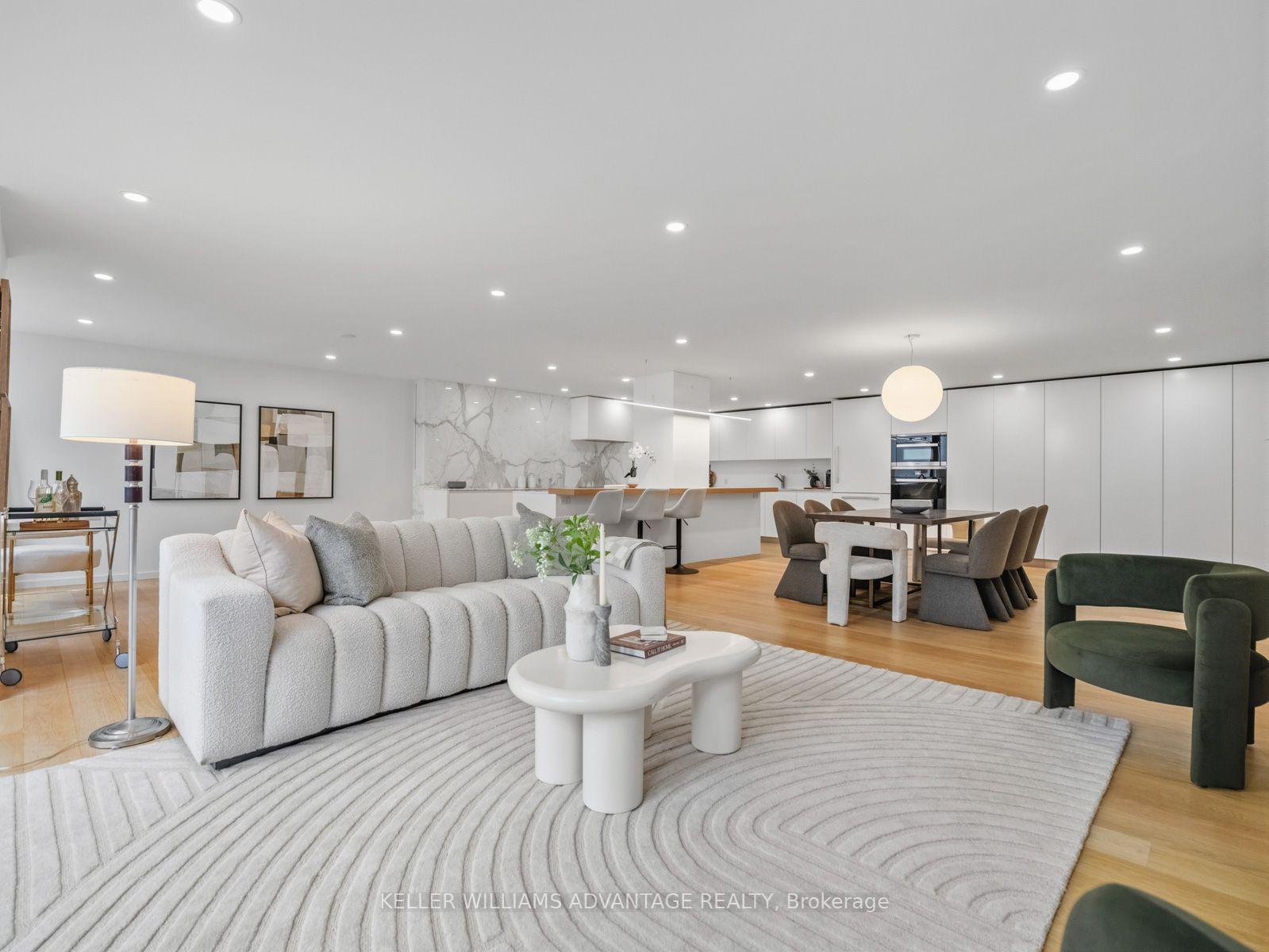 1166 Bay Street 1002, Toronto Unit: 1002