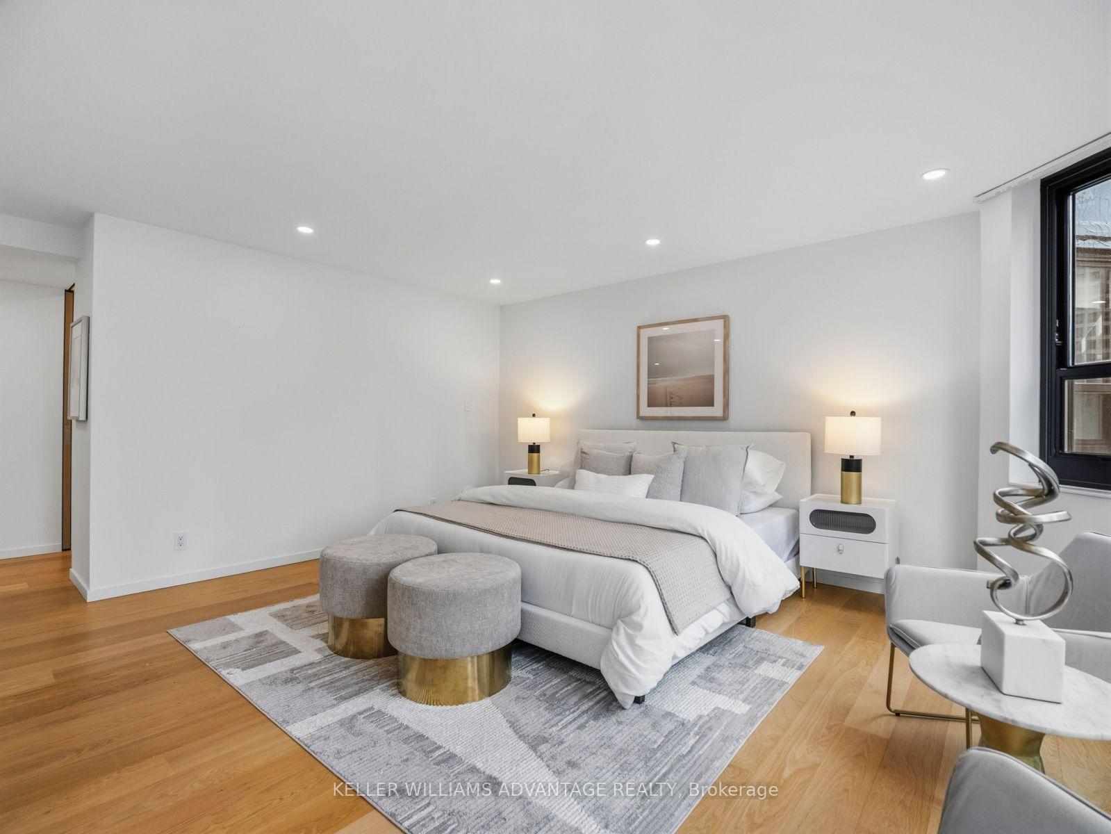 1166 Bay Street 1002, Toronto Unit: 1002