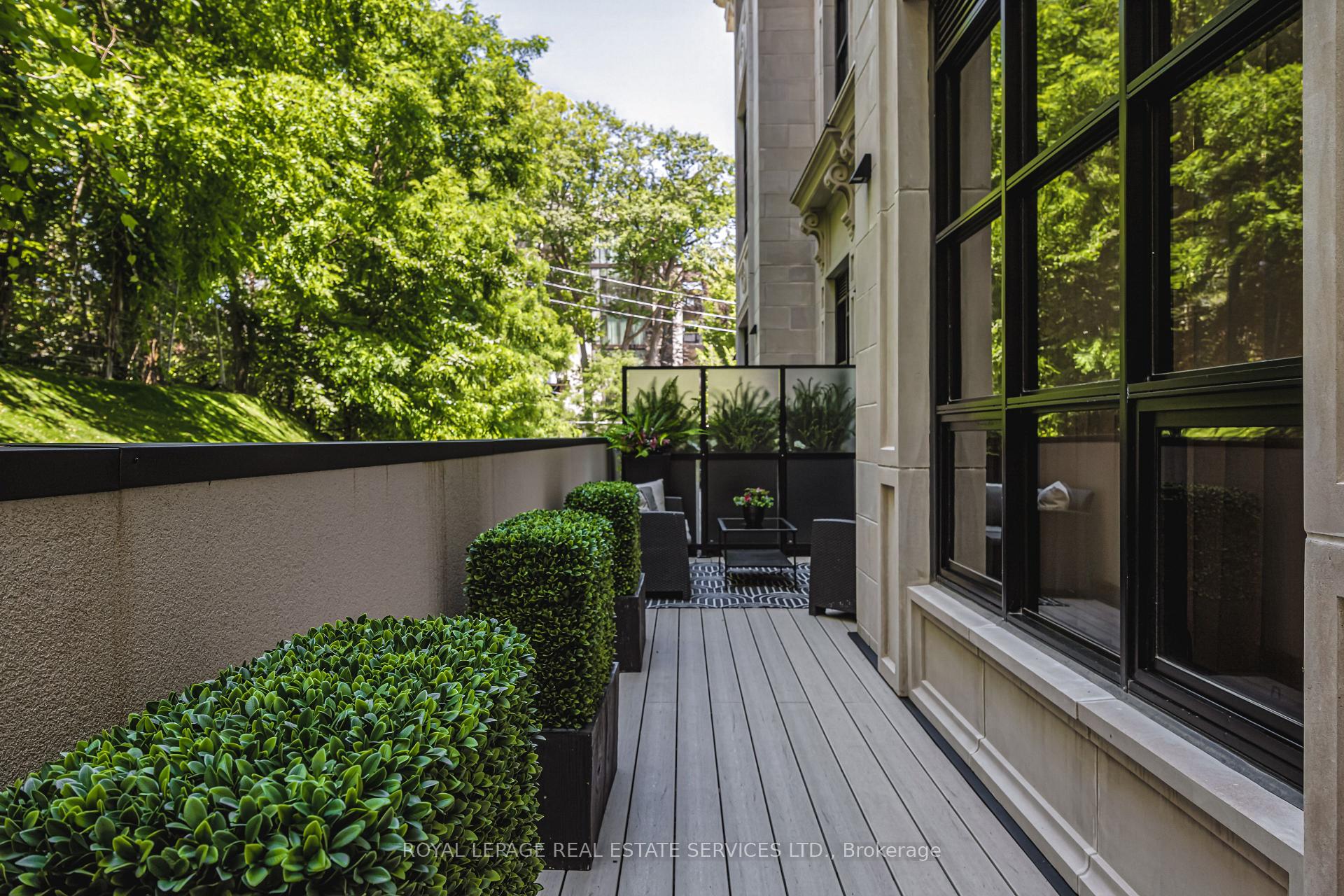 200 Russell Hill Road 203, Toronto Unit: 203