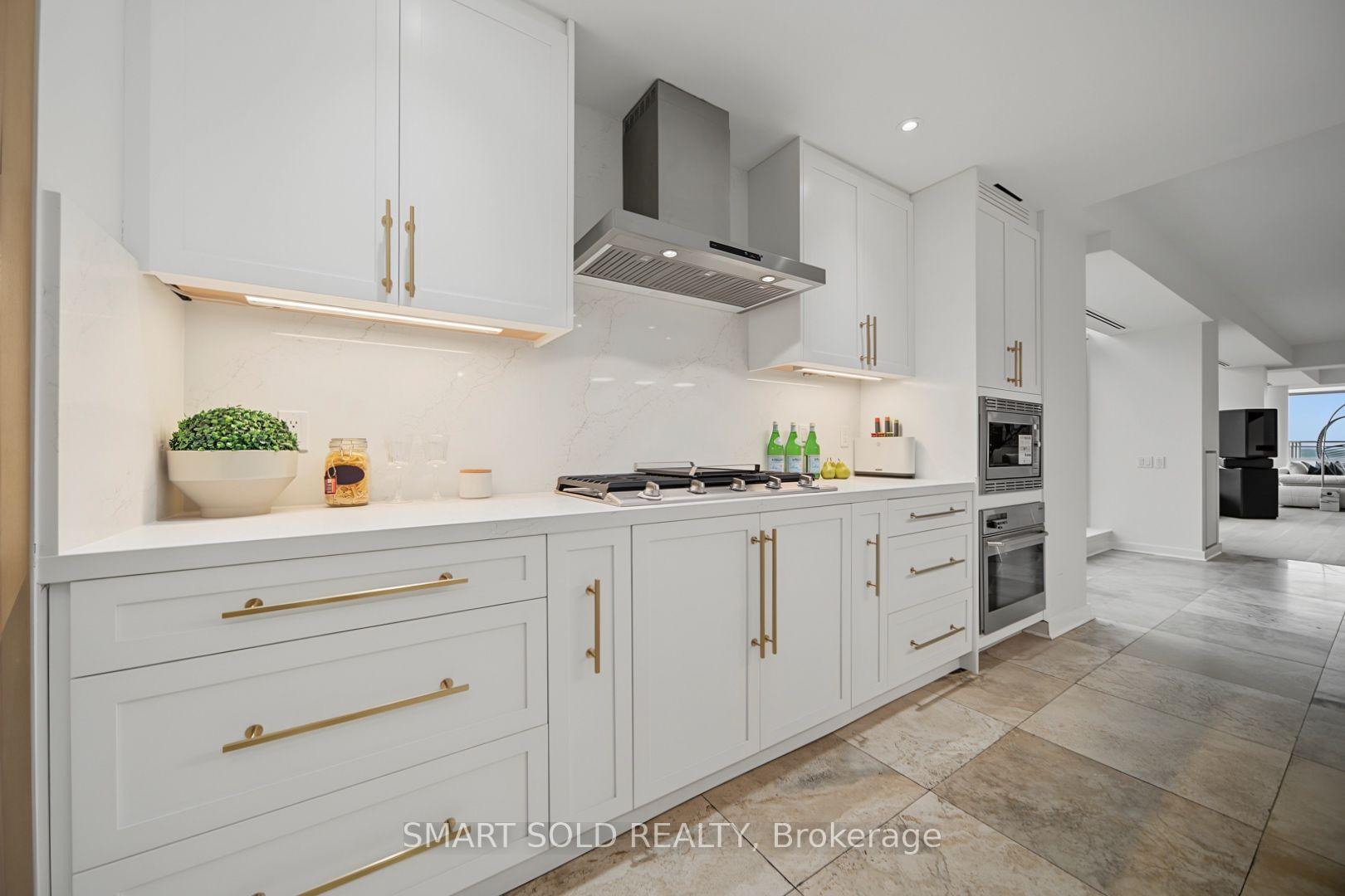 500 Queens Quay W Ph01E, Toronto Unit: Ph01E