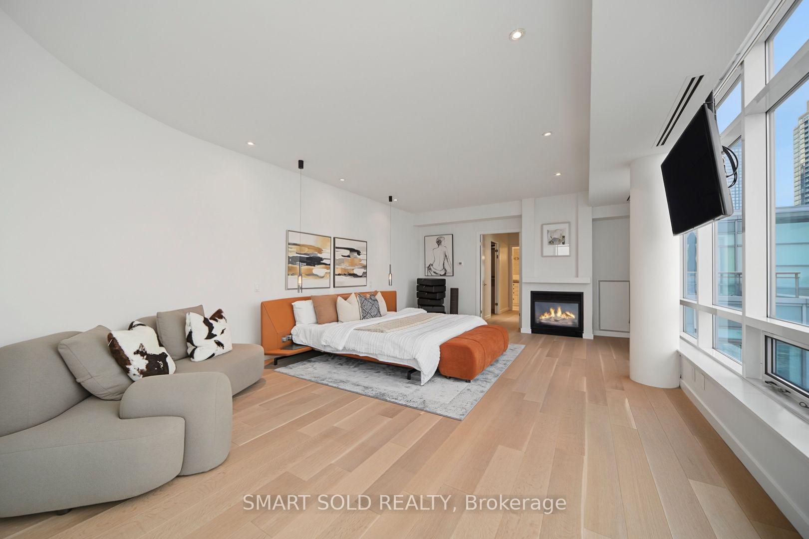500 Queens Quay W Ph01E, Toronto Unit: Ph01E