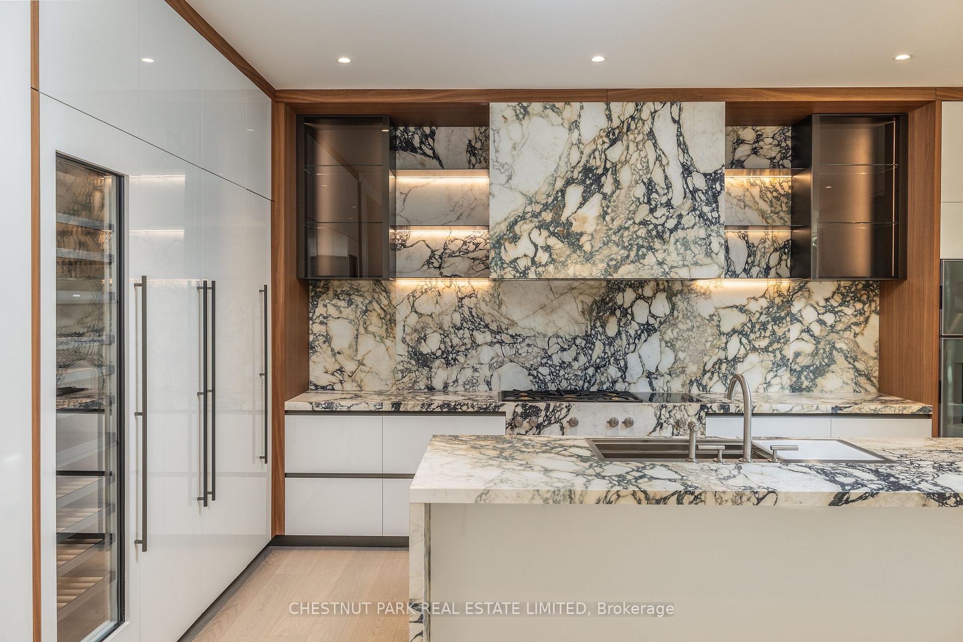 7 Dale Avenue 205, Toronto Unit: 205
