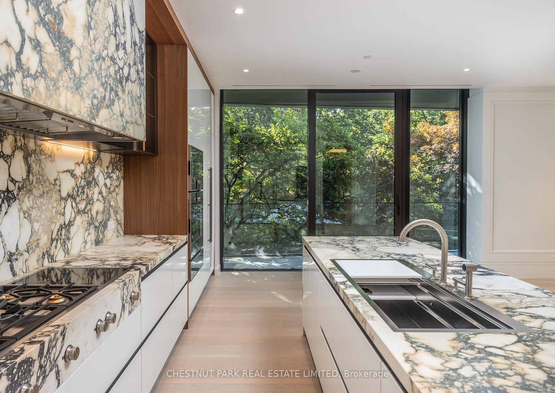 7 Dale Avenue 205, Toronto Unit: 205