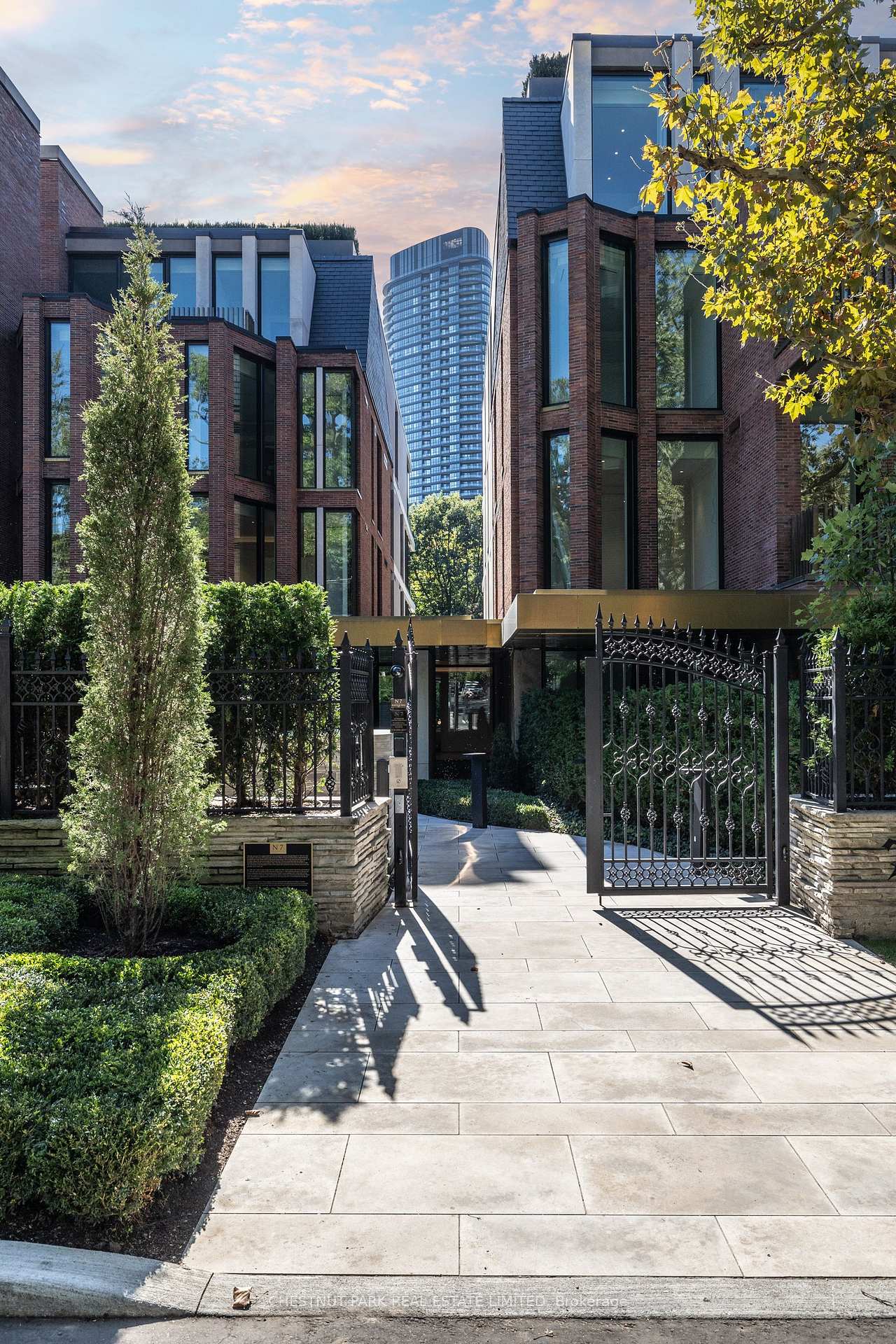 7 Dale Avenue 205, Toronto Unit: 205