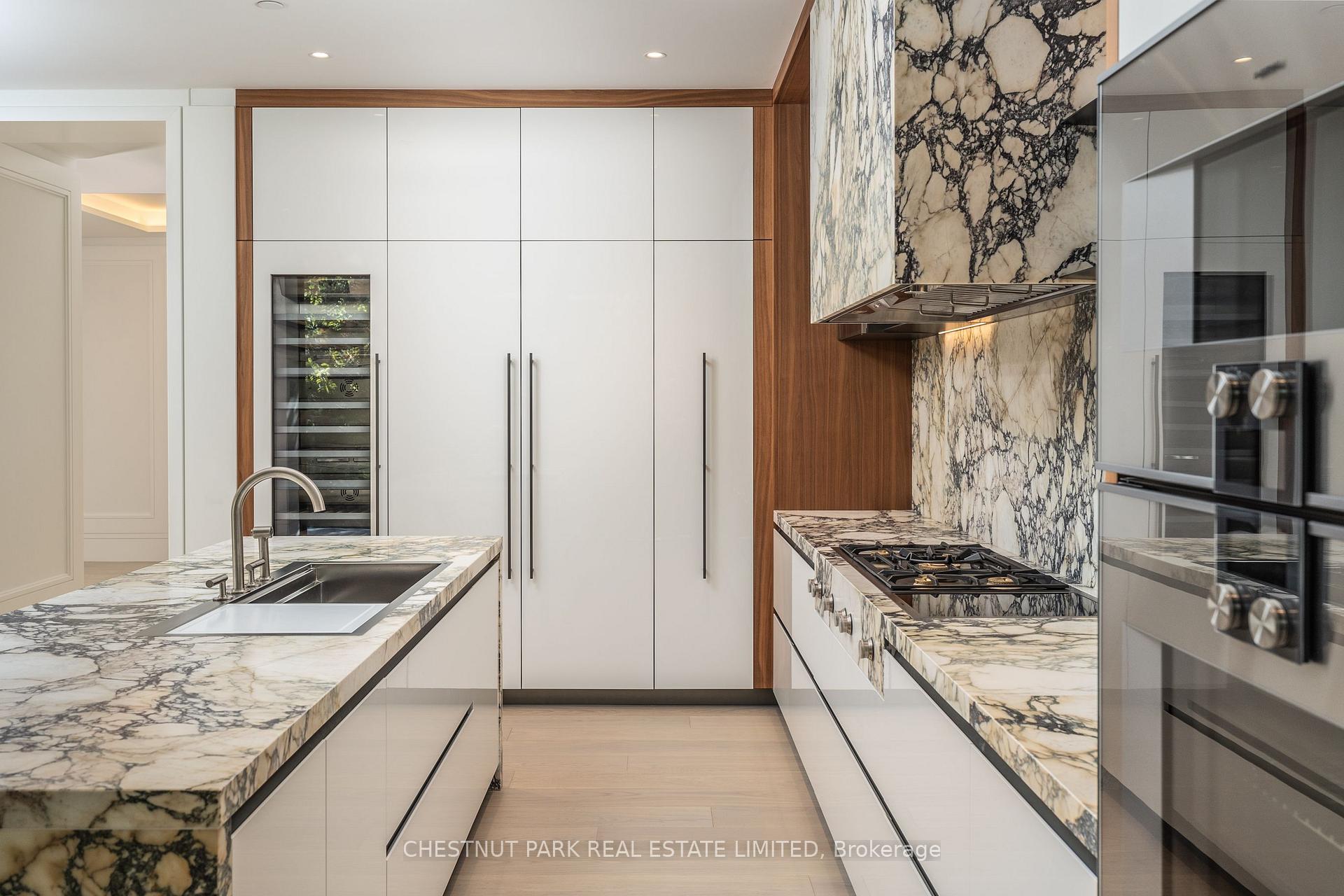 7 Dale Avenue 205, Toronto Unit: 205