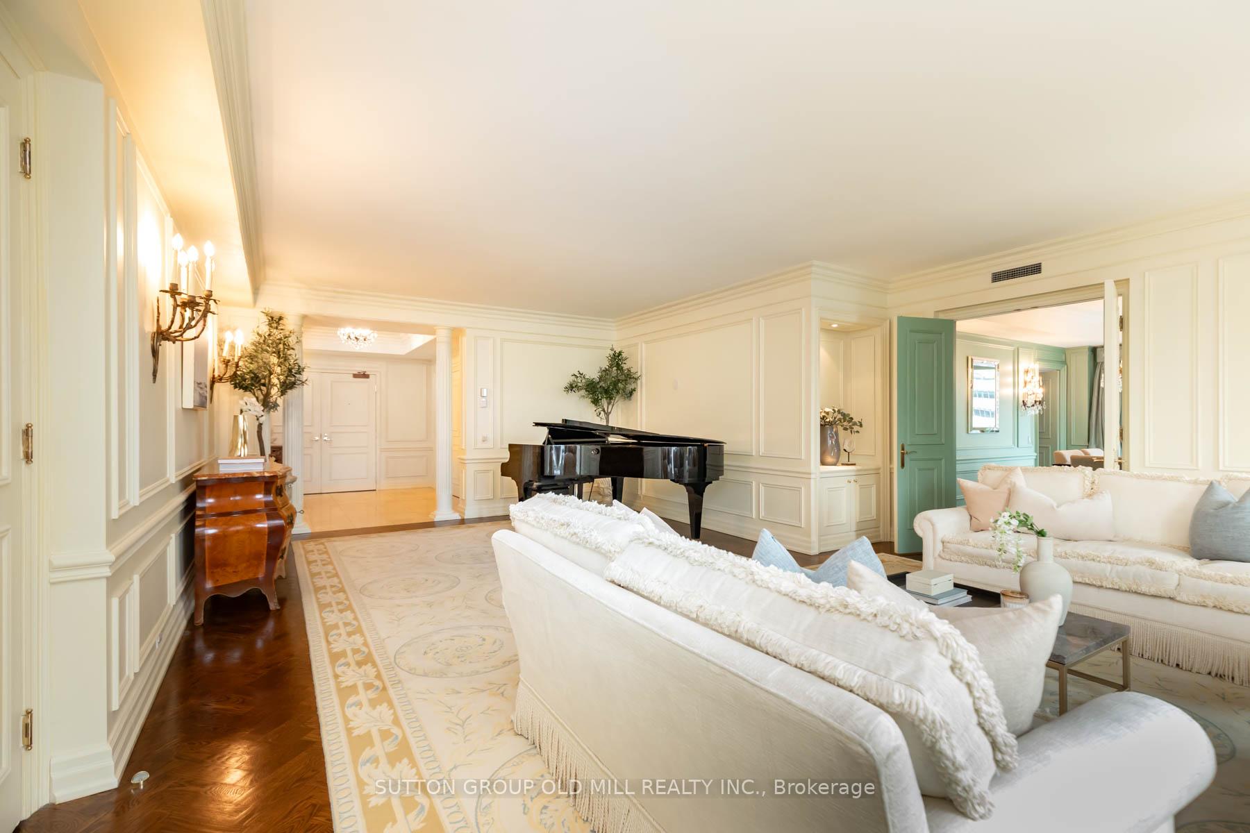 38 Avenue Road 700, Toronto Unit: 700