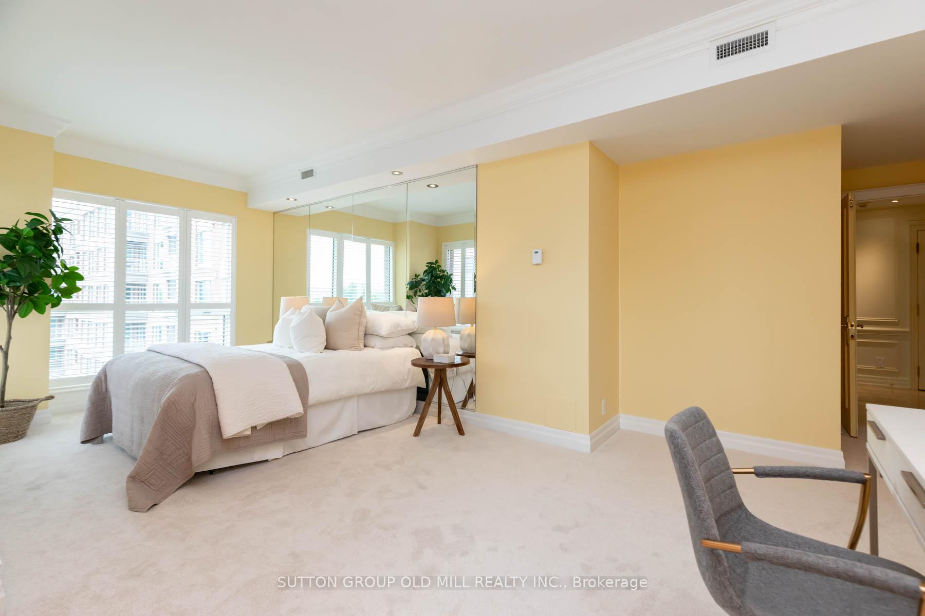 38 Avenue Road 700, Toronto Unit: 700