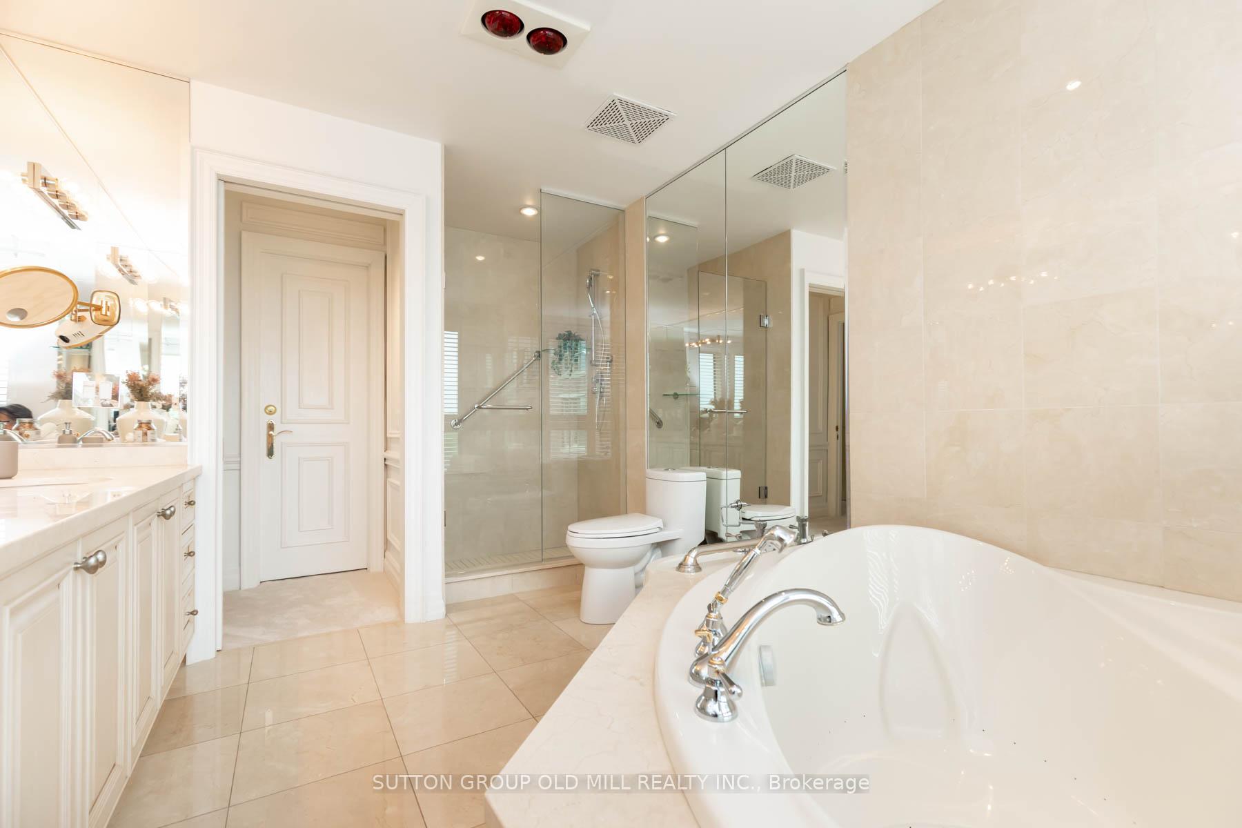 38 Avenue Road 700, Toronto Unit: 700