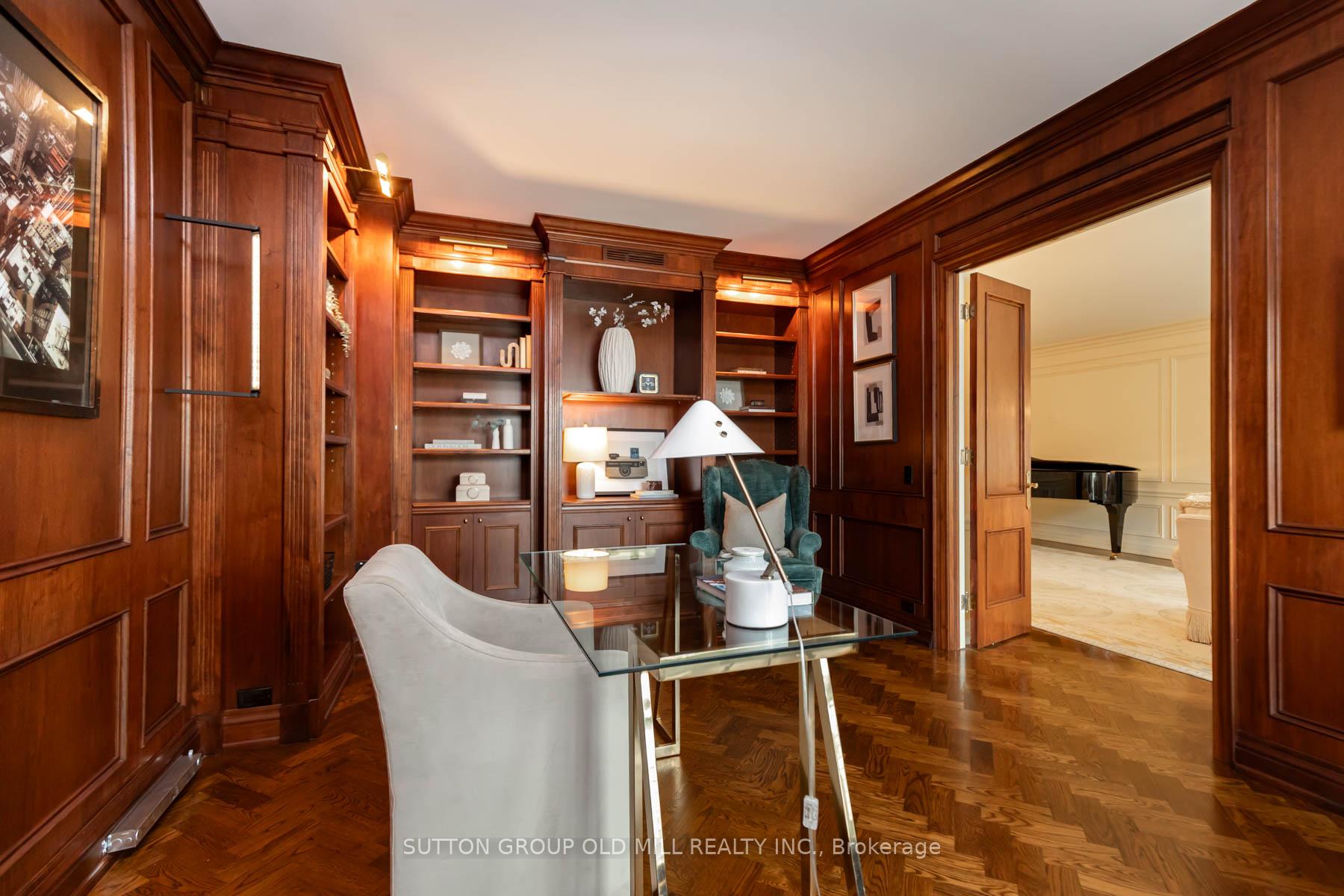 38 Avenue Road 700, Toronto Unit: 700
