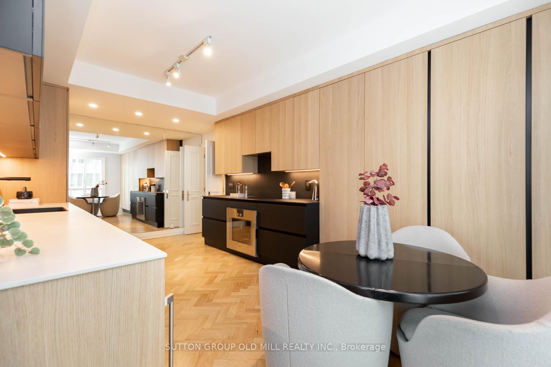 38 Avenue Road 700, Toronto Unit: 700