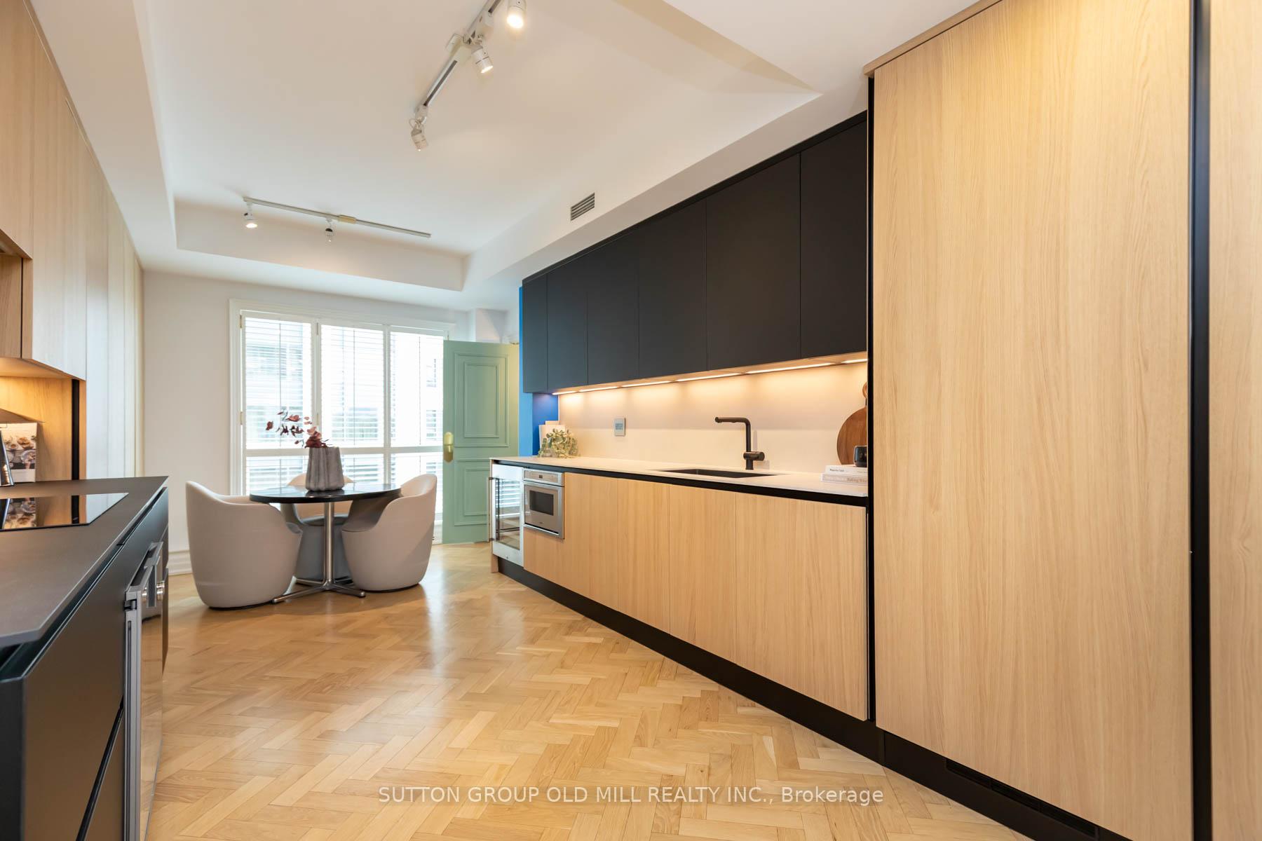 38 Avenue Road 700, Toronto Unit: 700